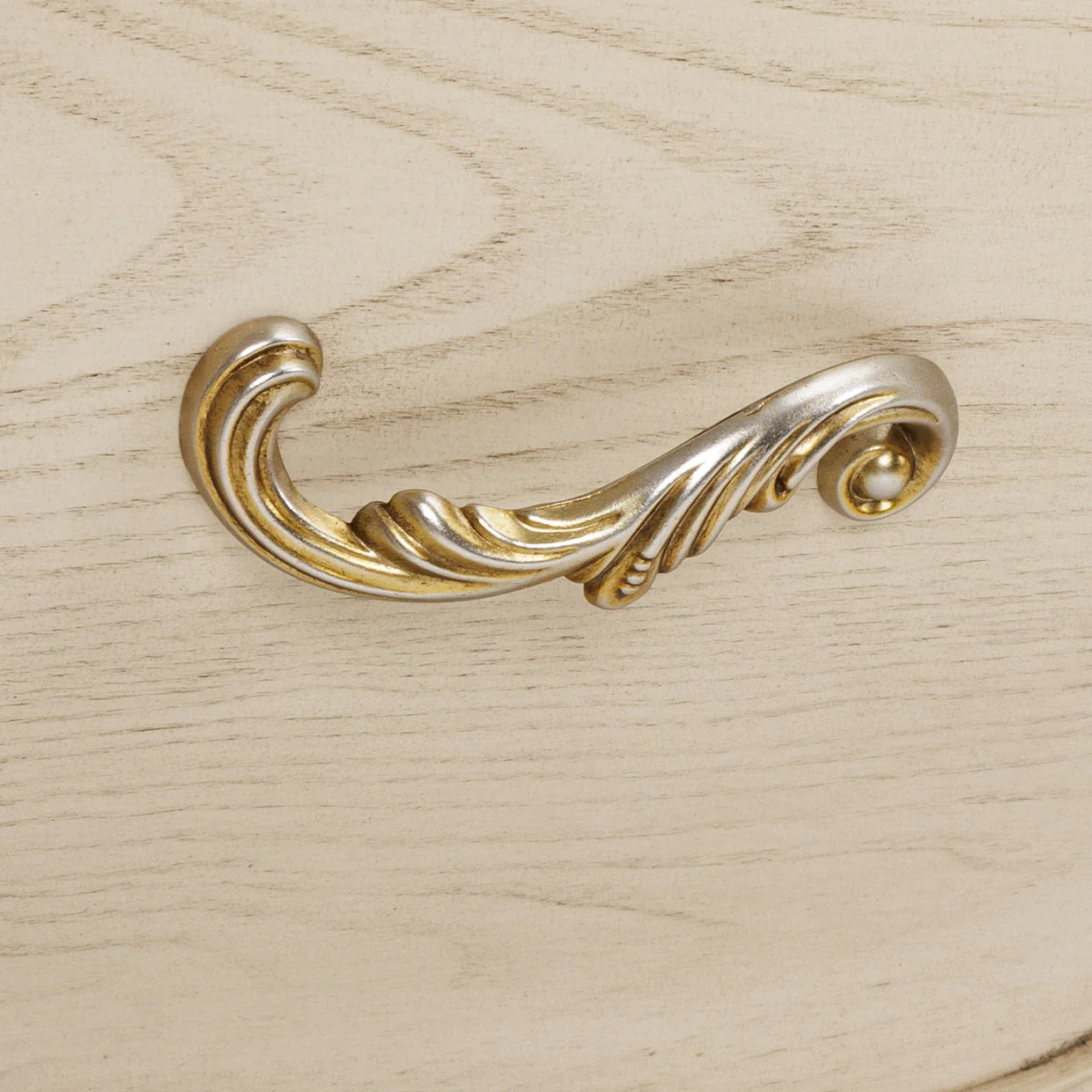 Michael Amini Platine De Royale Champagne Desk - Image 18
