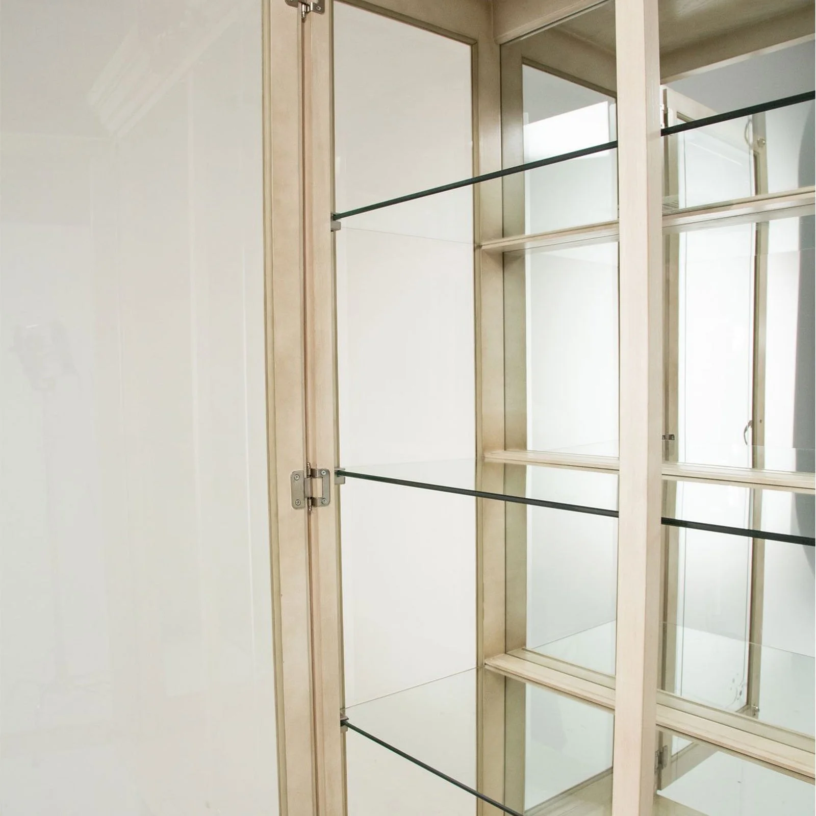 Michael Amini Platine De Royale Champagne Display Cabinet - Image 10
