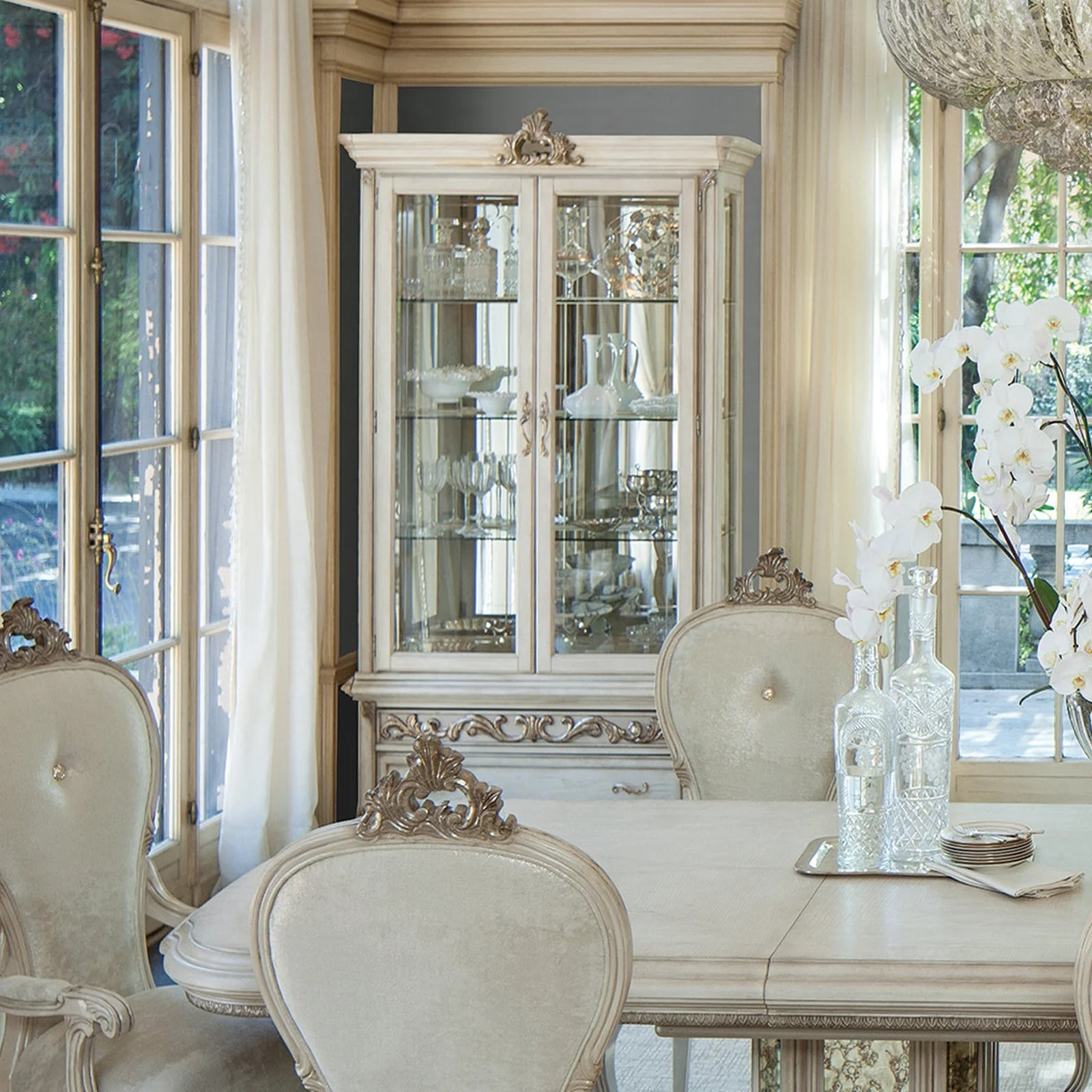 Michael Amini Platine De Royale Champagne Display Cabinet - Image 3
