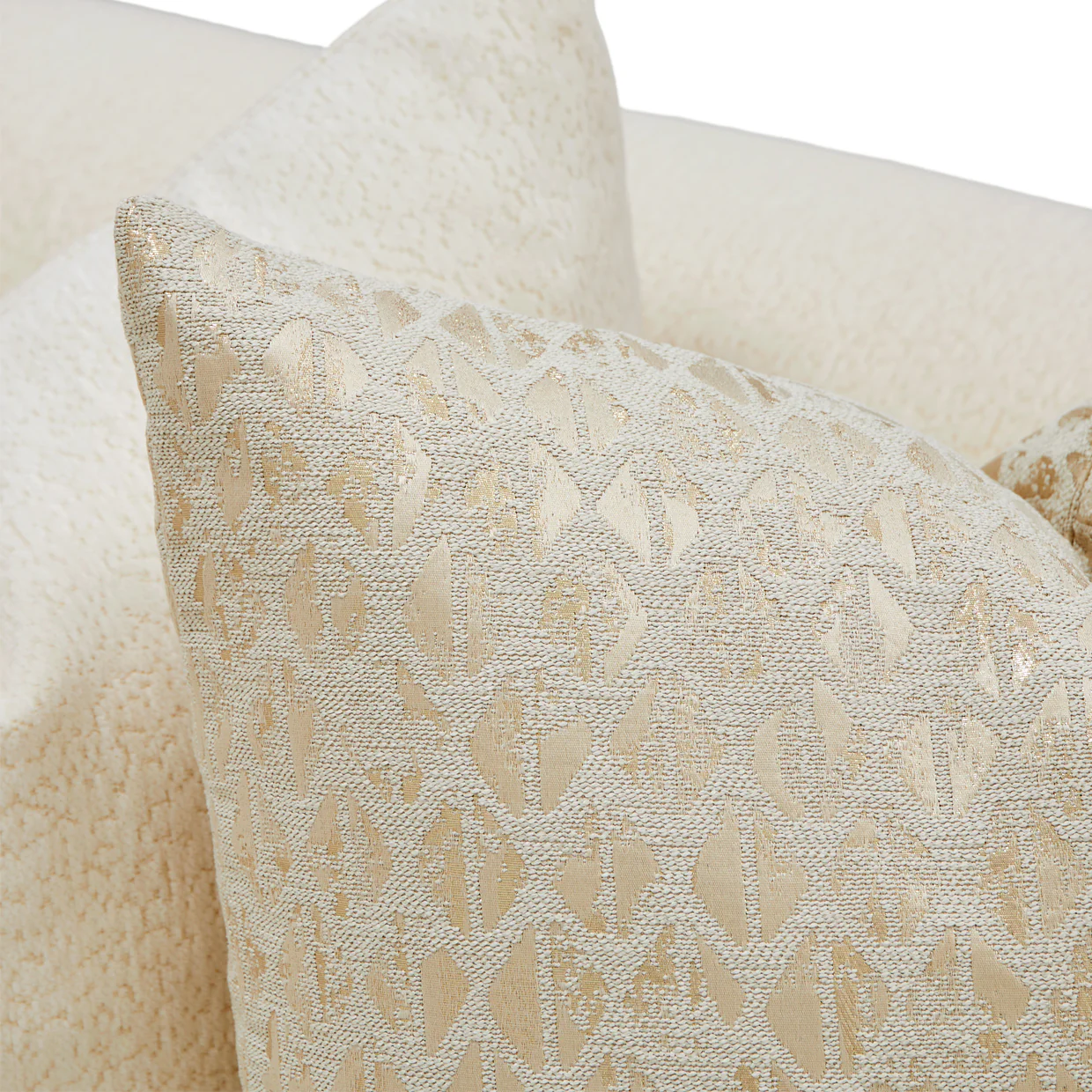 Michael Amini Sassani Loveseat Crepe Gold - Image 11