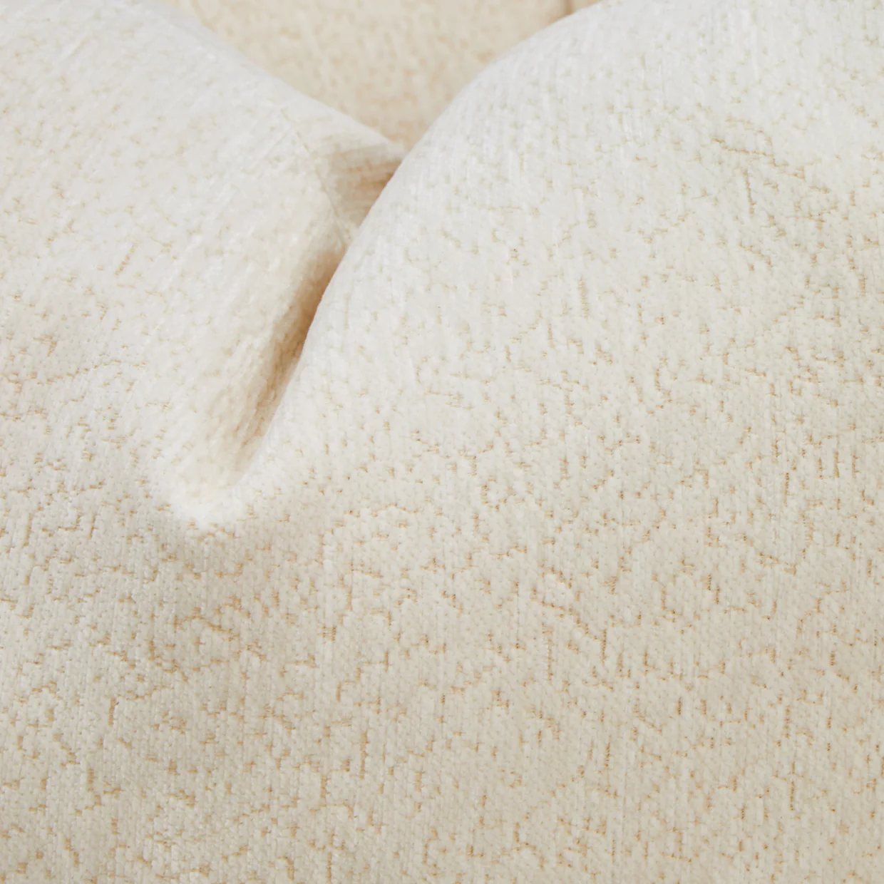 Michael Amini Sassani Loveseat Crepe Gold - Image 9