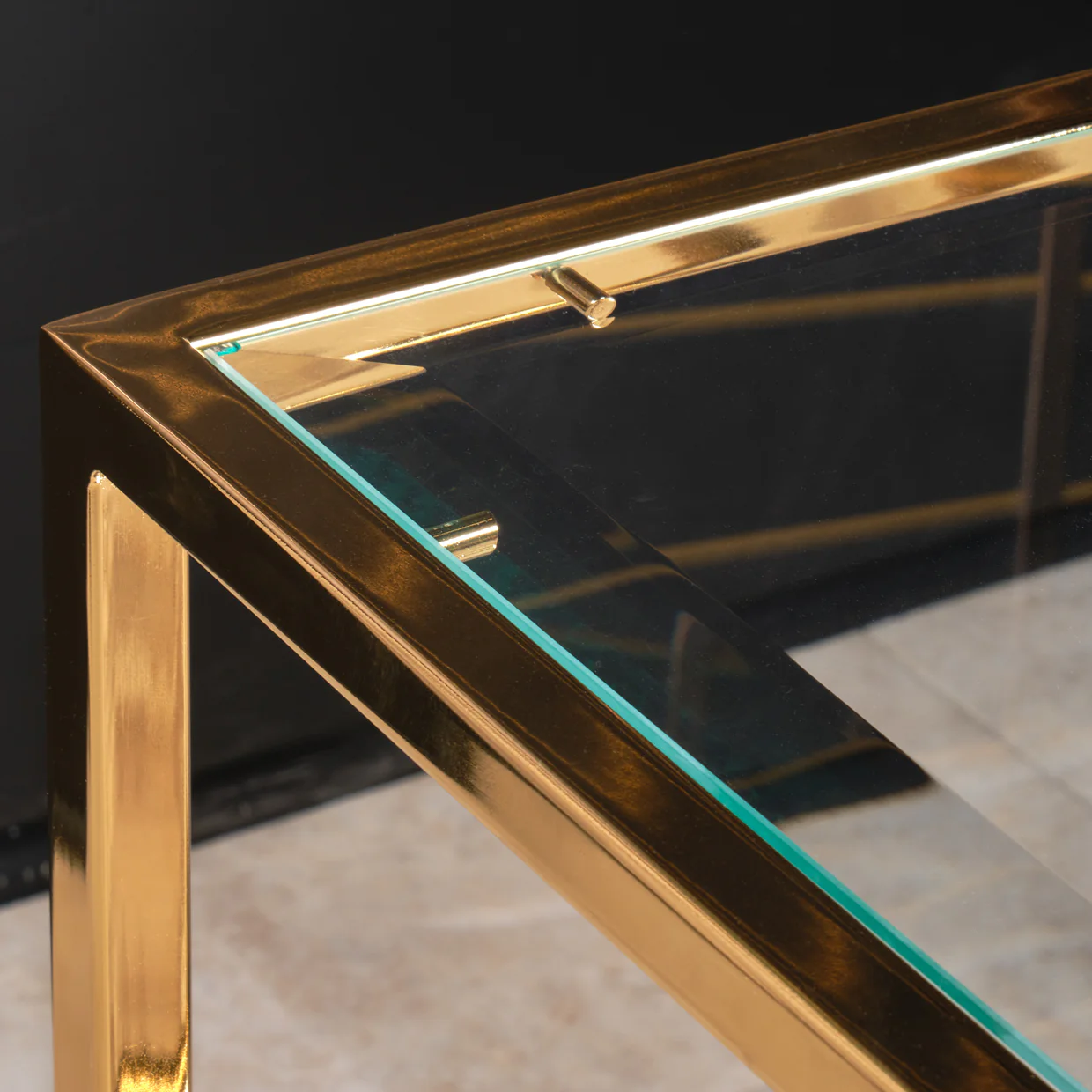 Michael Amini Savannah Breeze End Table - Image 4