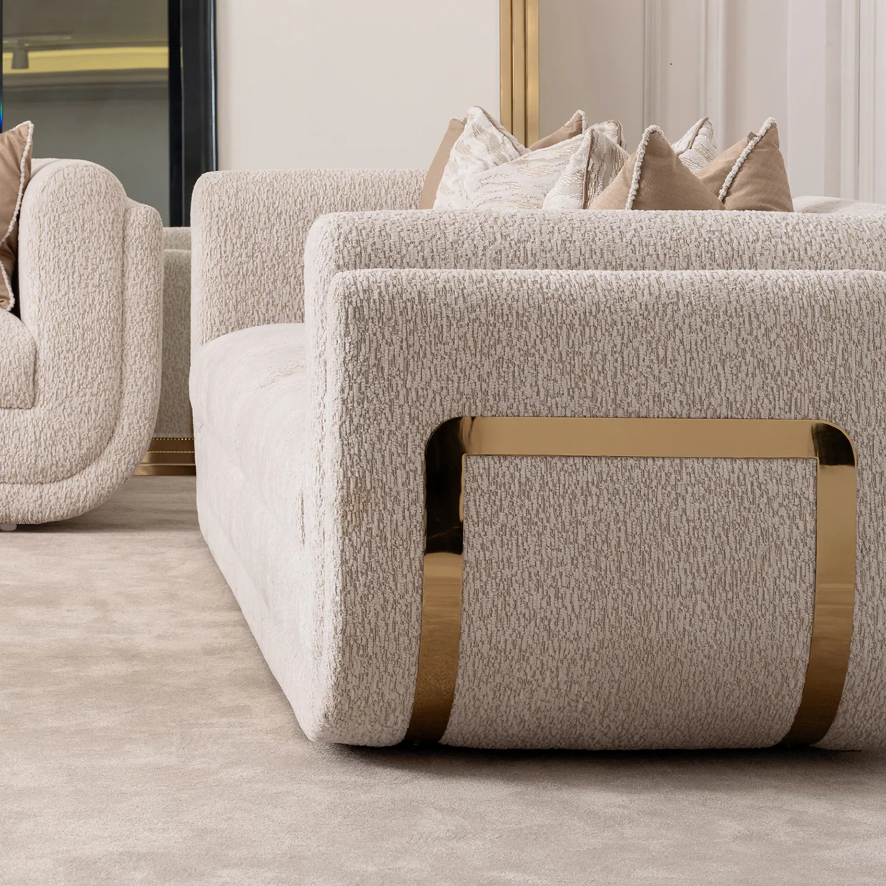 Michael Amini Savannah Breeze Sofa Cashmere - Image 14