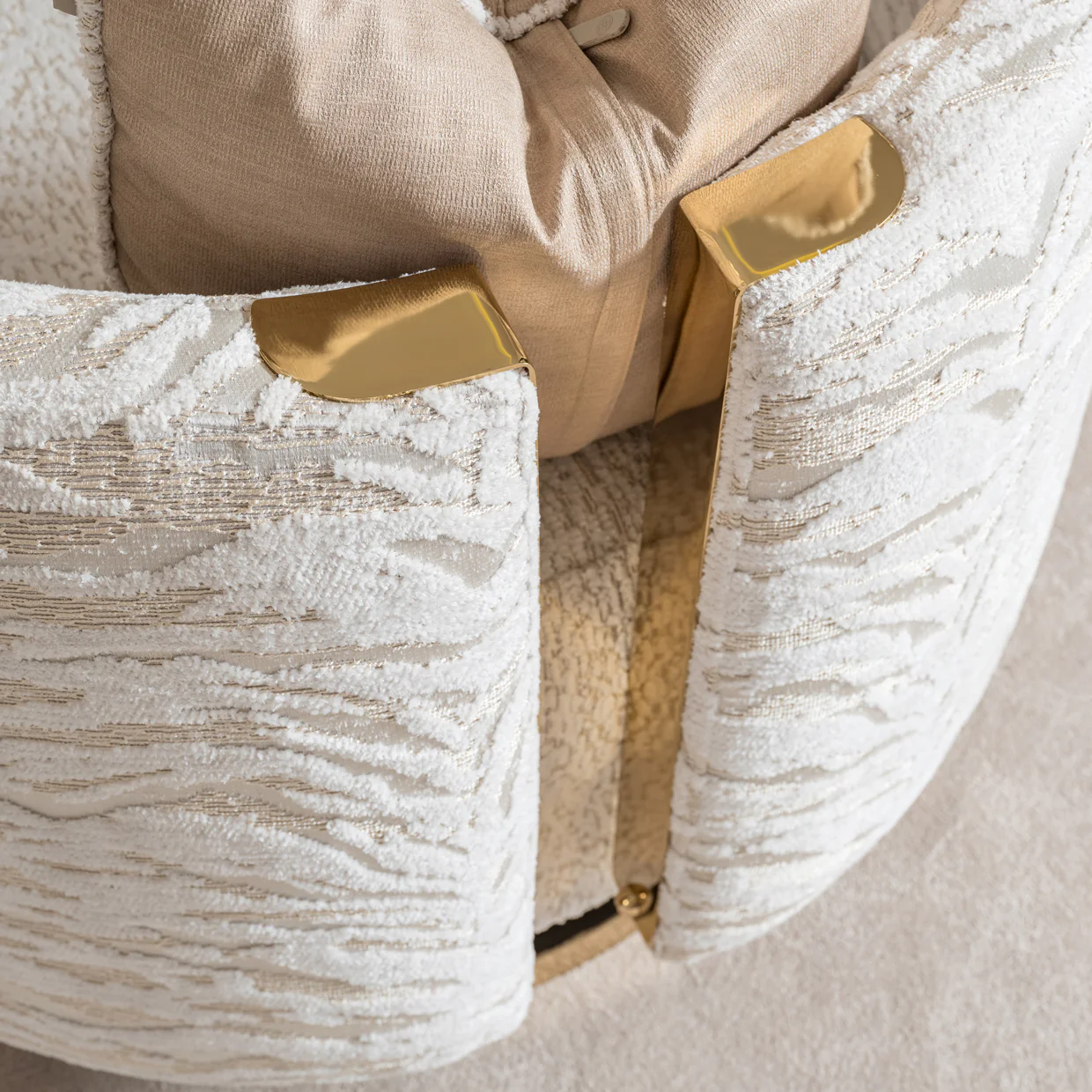 Michael Amini Savannah Breeze Swivel Chair - Cashmere - Image 5