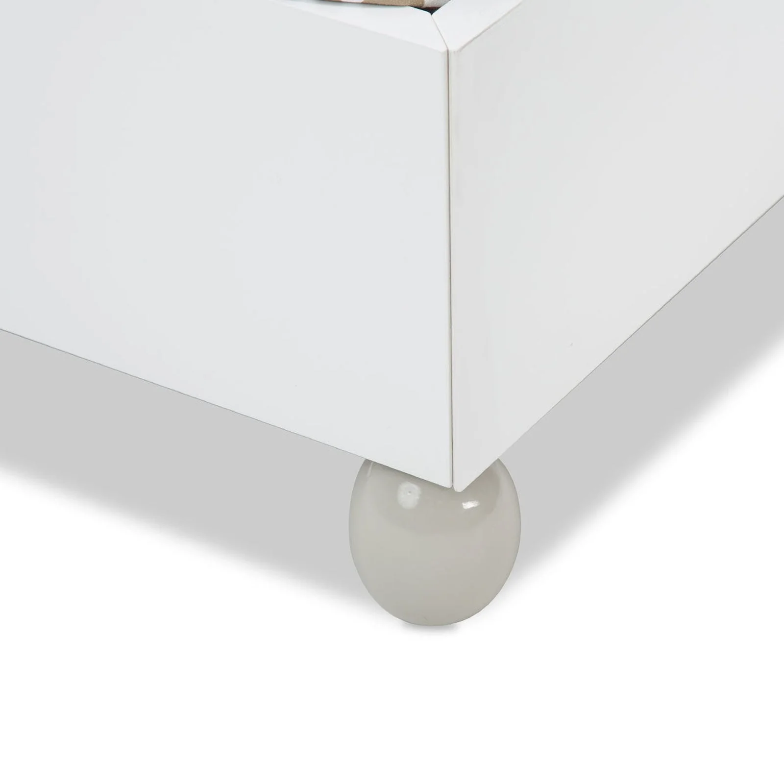 Michael Amini Sky Tower Platform Bed - Image 5