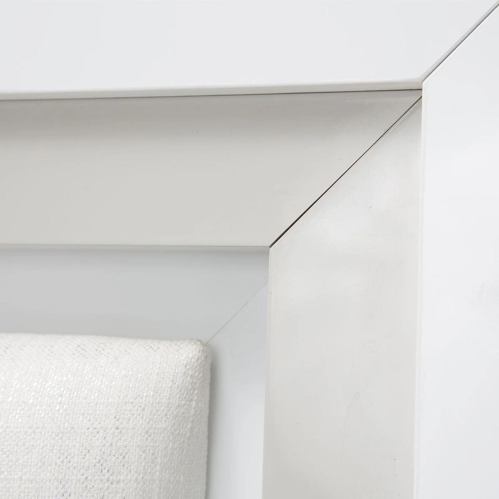 Michael Amini Sky Tower Platform Bed - Image 6