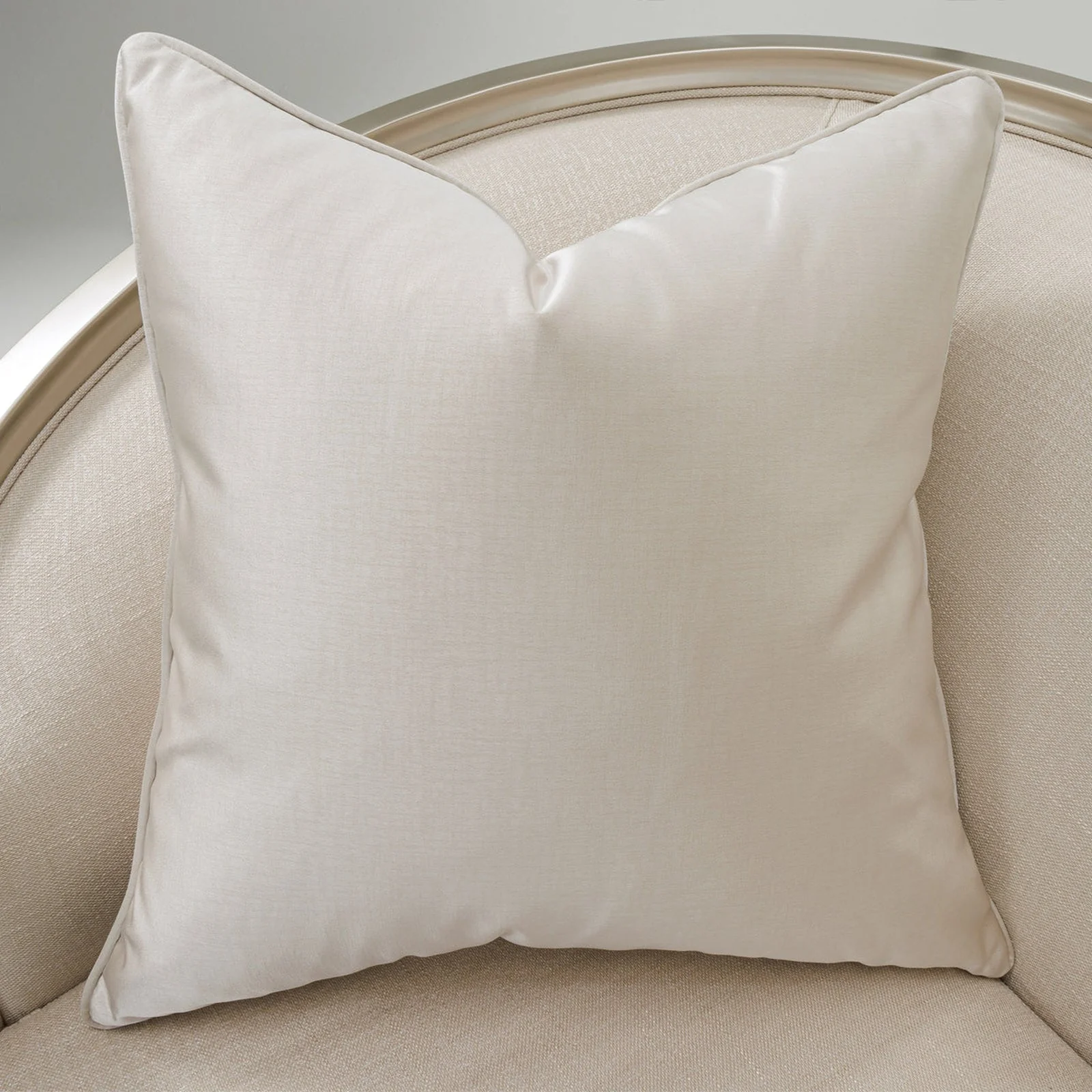 Michael Amini Villa Cherie Caramel Loveseat - Image 11
