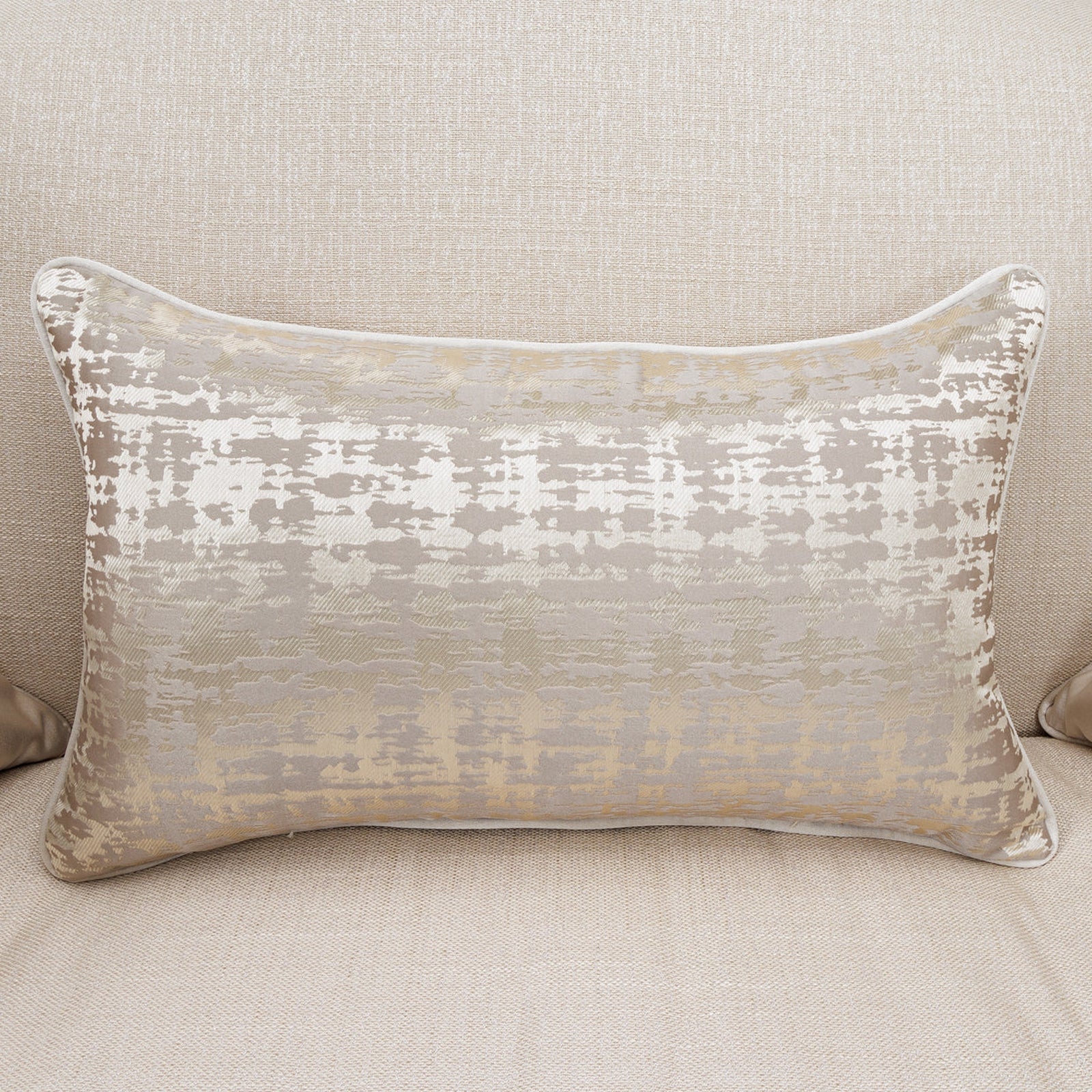 Michael Amini Villa Cherie Caramel Loveseat - Image 12
