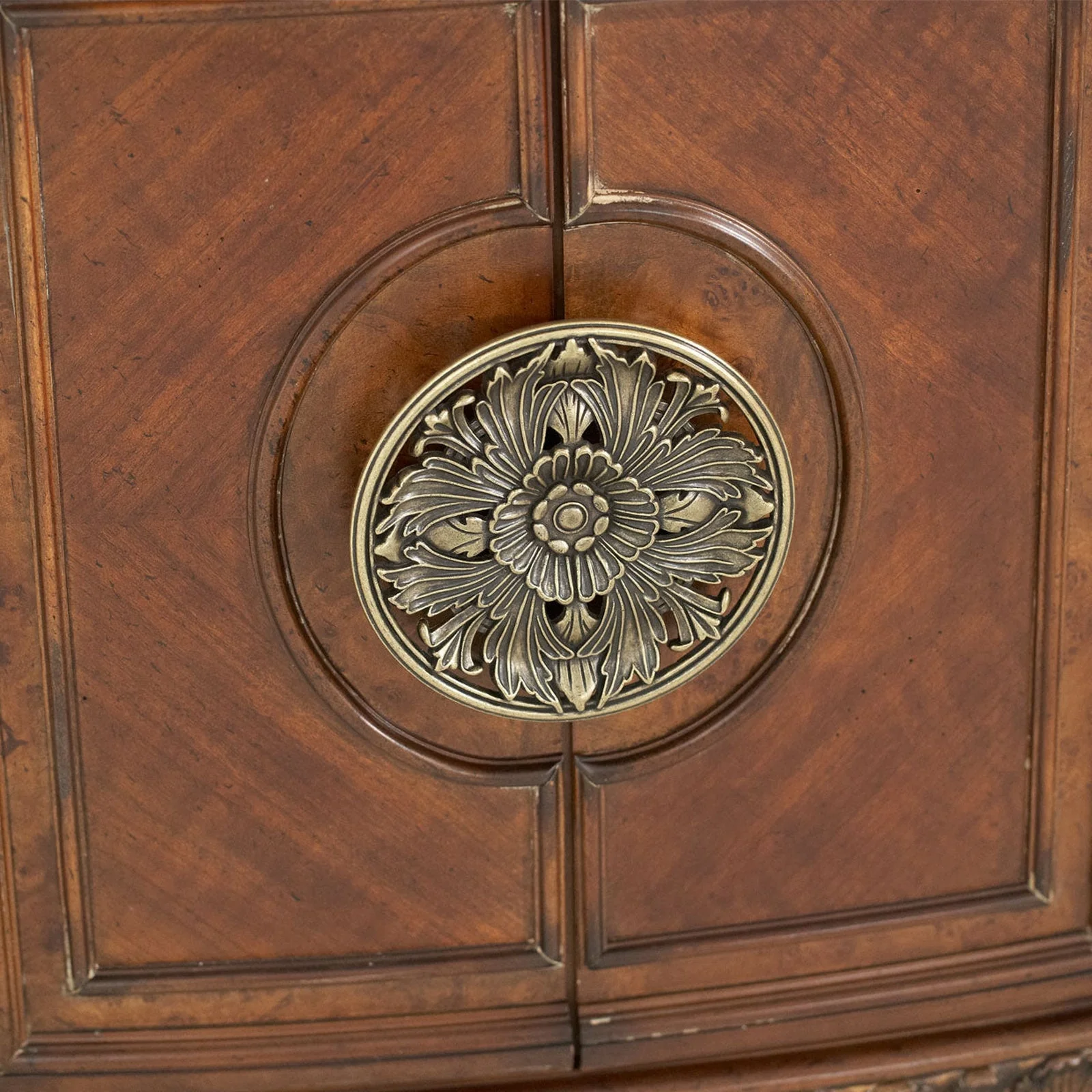 Michael Amini Villa Valencia Sideboard - Image 7