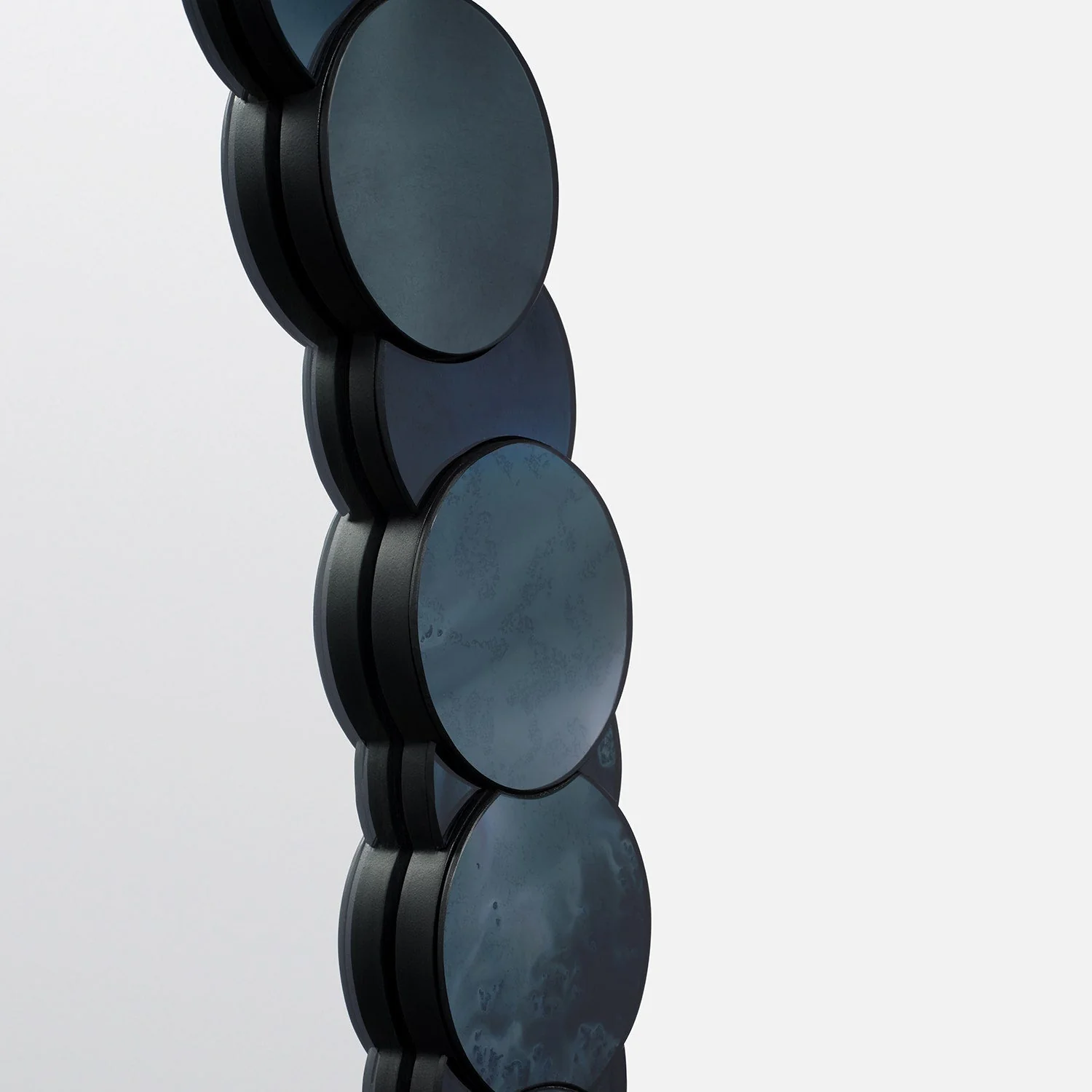 Saffi Oval-Shaped Mirror - Image 6