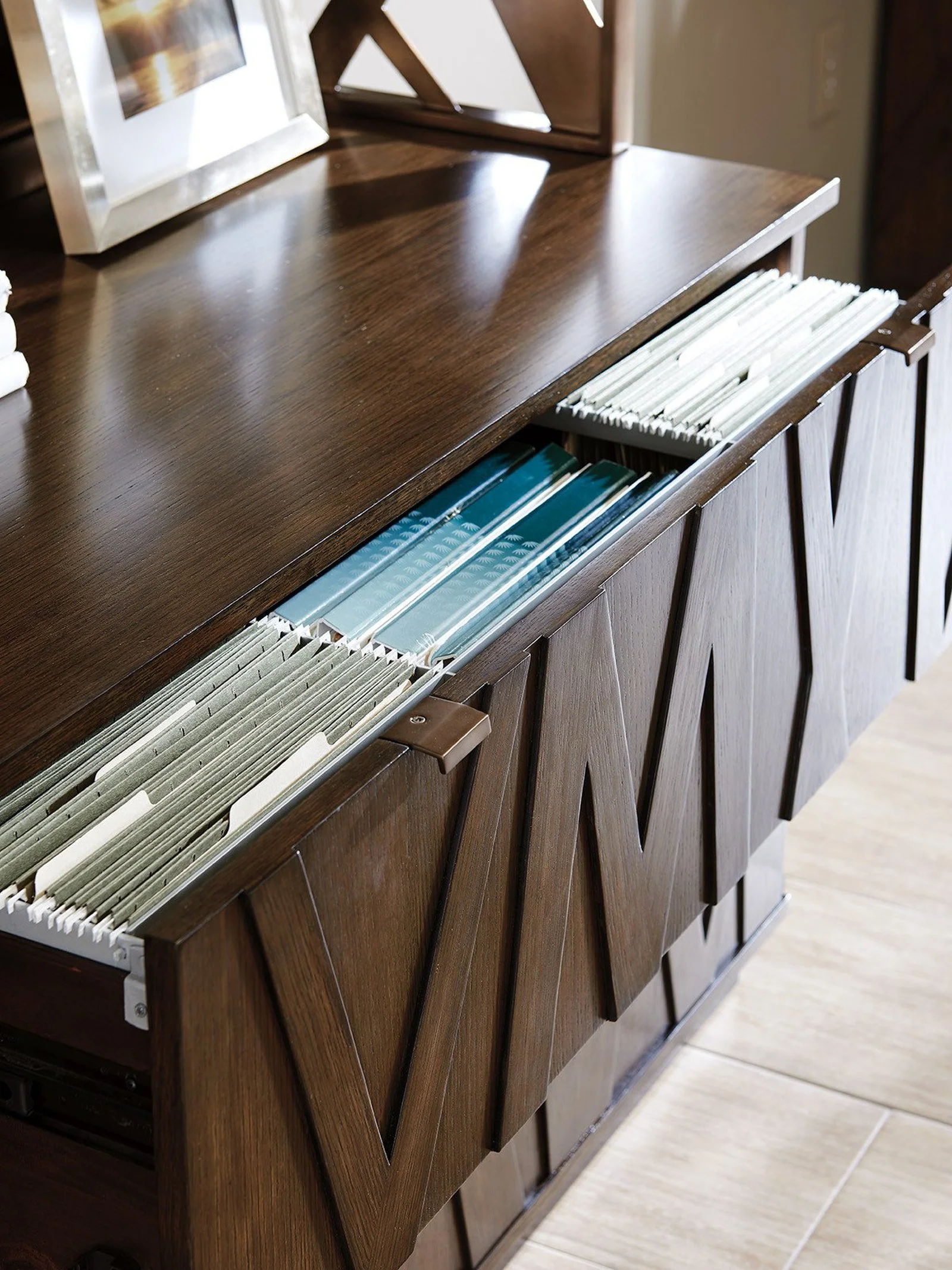 Sligh Cross Effect Prism File Chest - Image 4