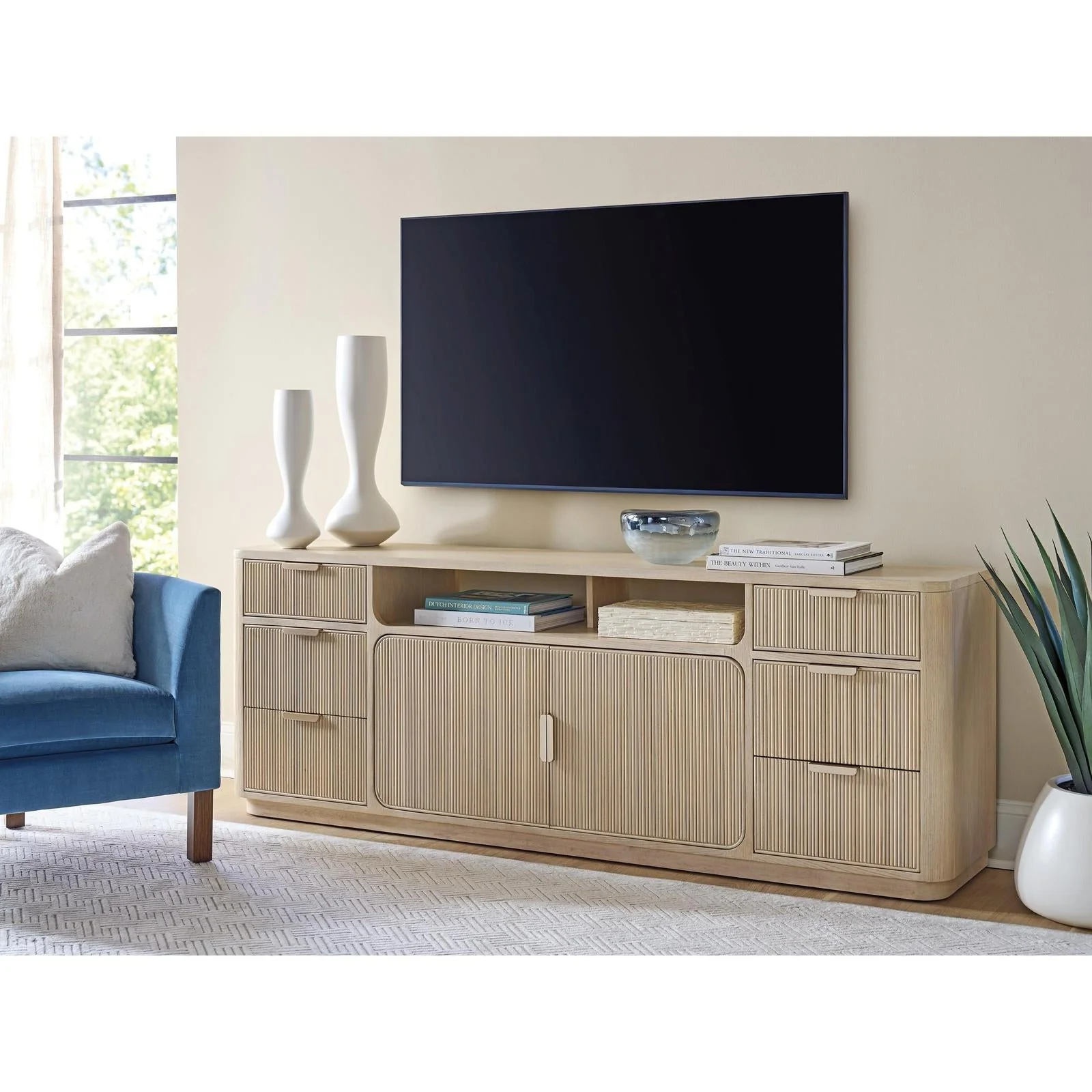 Sligh Montreux Media Console - Image 2
