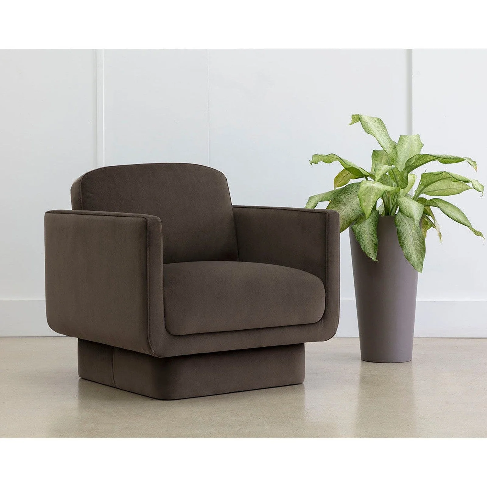 Sunpan Everton Armchair - Image 2