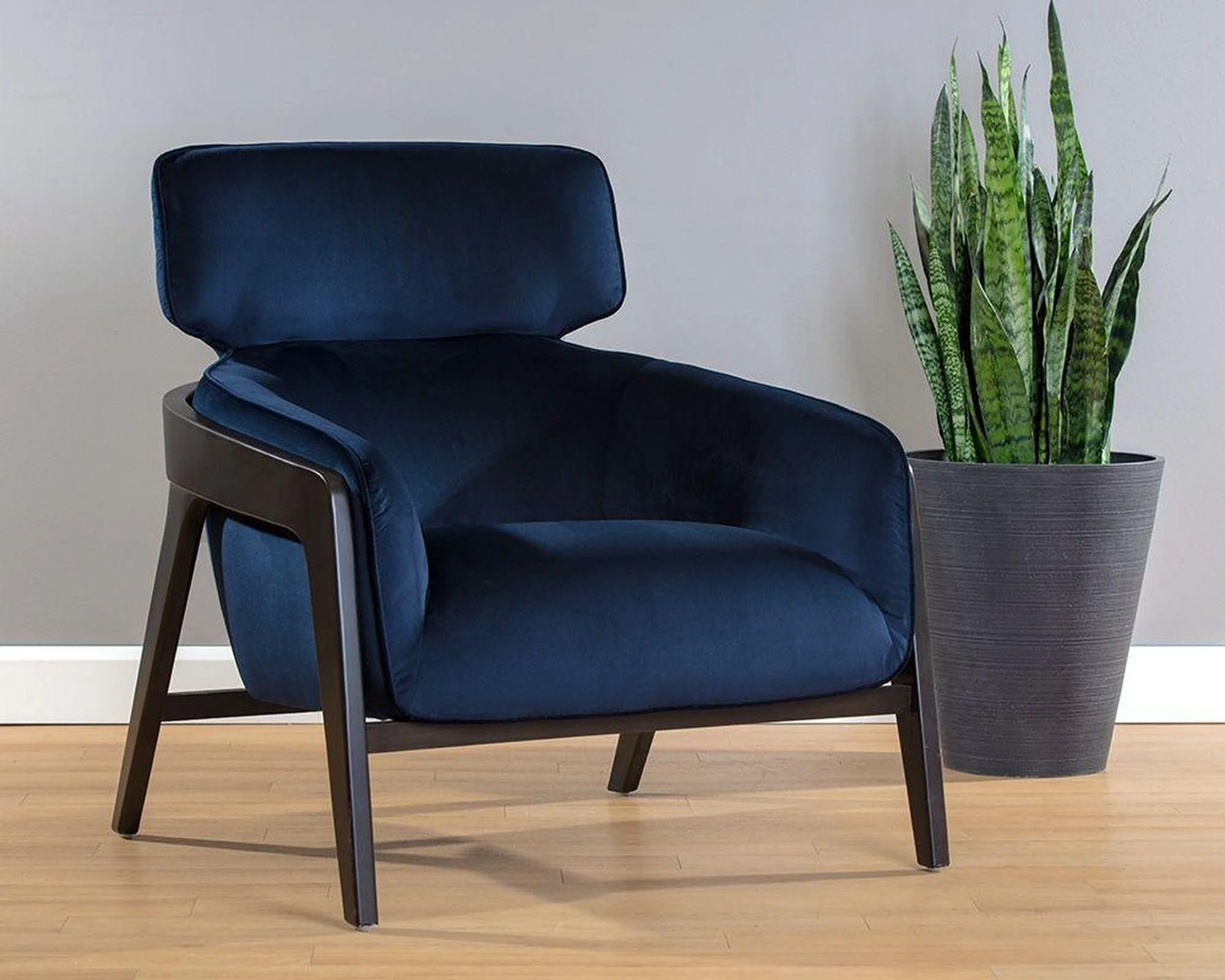 Sunpan Maximus Armchair - Image 22