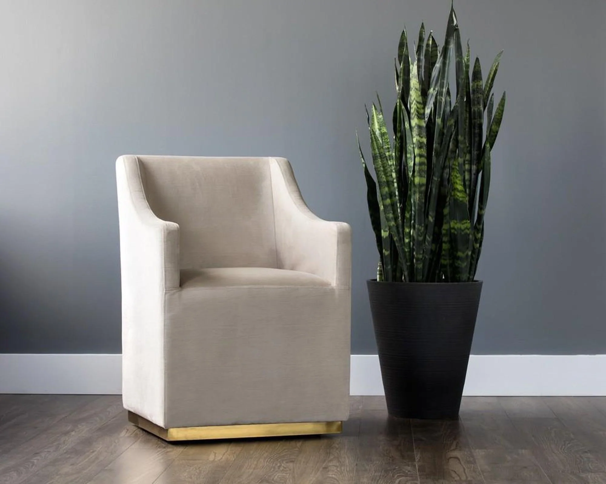 Sunpan Zane Wheeled Lounge Chair - Image 10