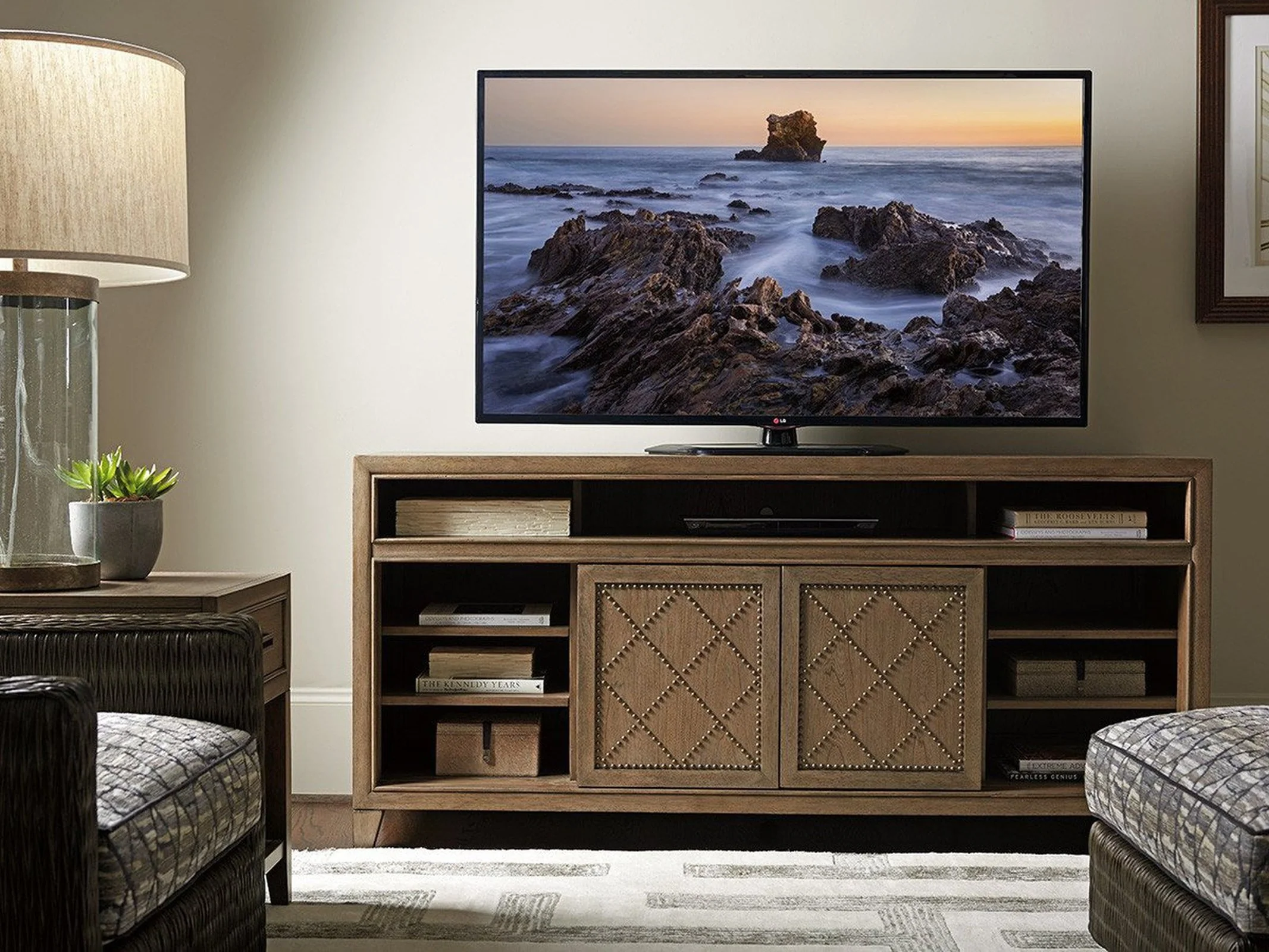 Tommy Bahama Home Cypress Point Fairbanks Media Console - Image 3