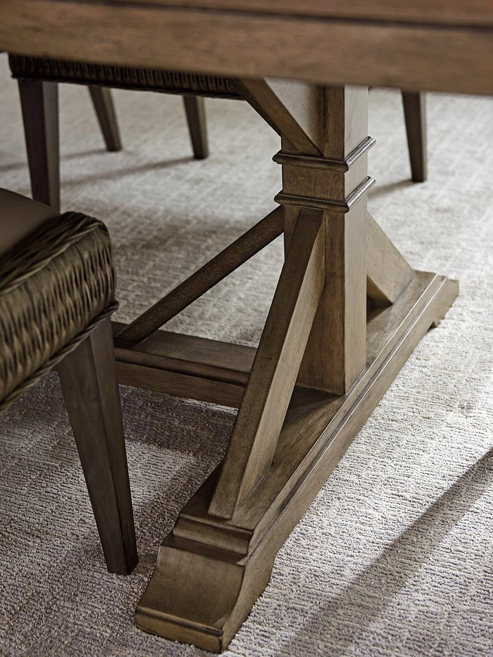 Tommy Bahama Home Cypress Point Pierpoint Double Pedestal Dining Table - Image 4