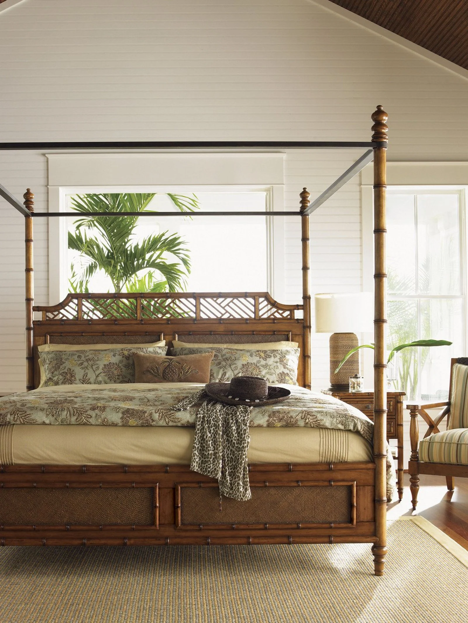 Tommy Bahama Home Island Estate West Indies Bed - Image 4