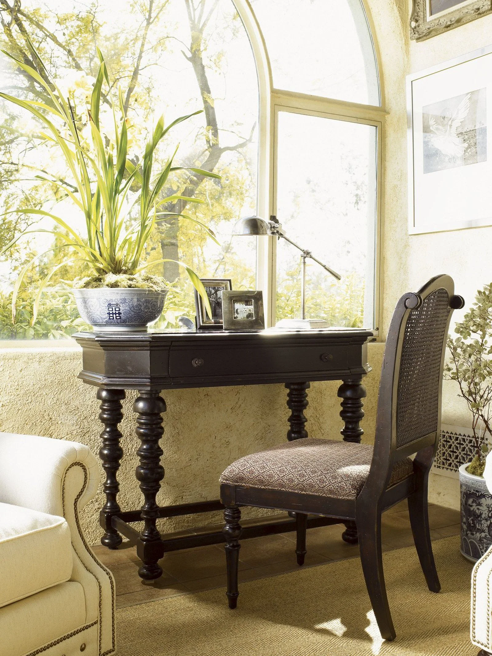 Tommy Bahama Home Kingstown Isla Verde Side Chair Customizable - Image 2