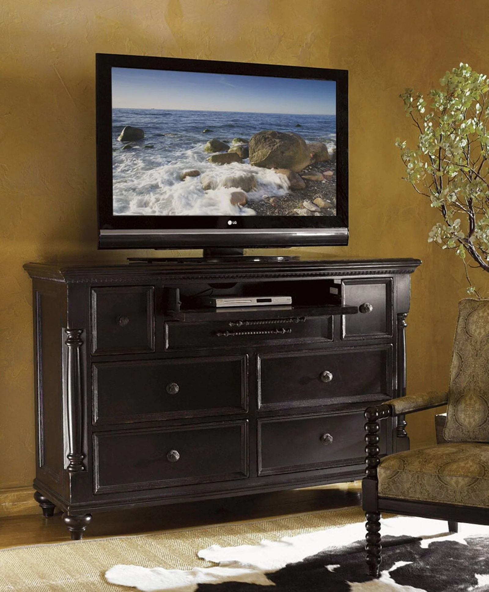 Tommy Bahama Home Kingstown Stony Point Triple Dresser - Image 3