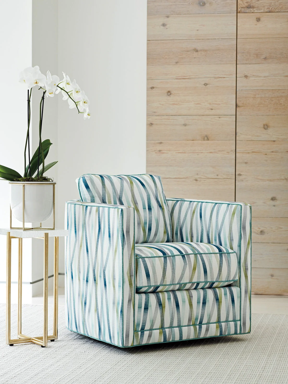 Tommy Bahama Home Palm Desert Ashlyn Acrylic Accent Table - Image 3