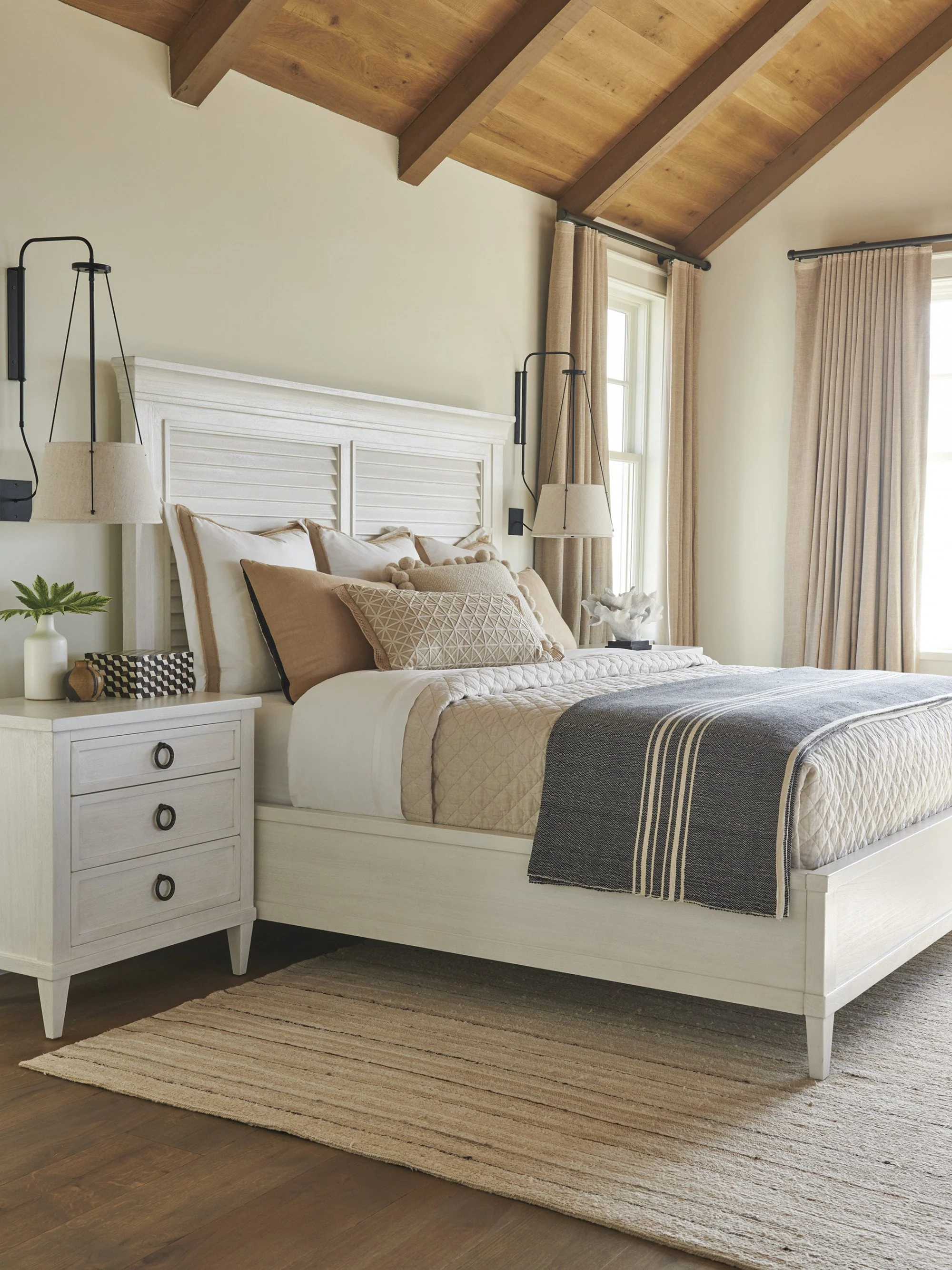 Tommy Bahama Home Ocean Breeze Royal Palm Louvered Bed - Image 4