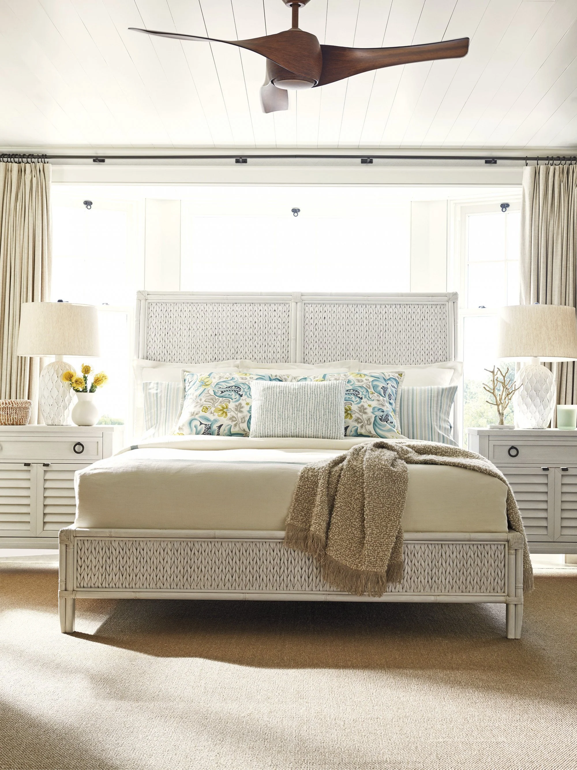 Tommy Bahama Home Ocean Breeze Siesta Key Woven Bed - Image 4