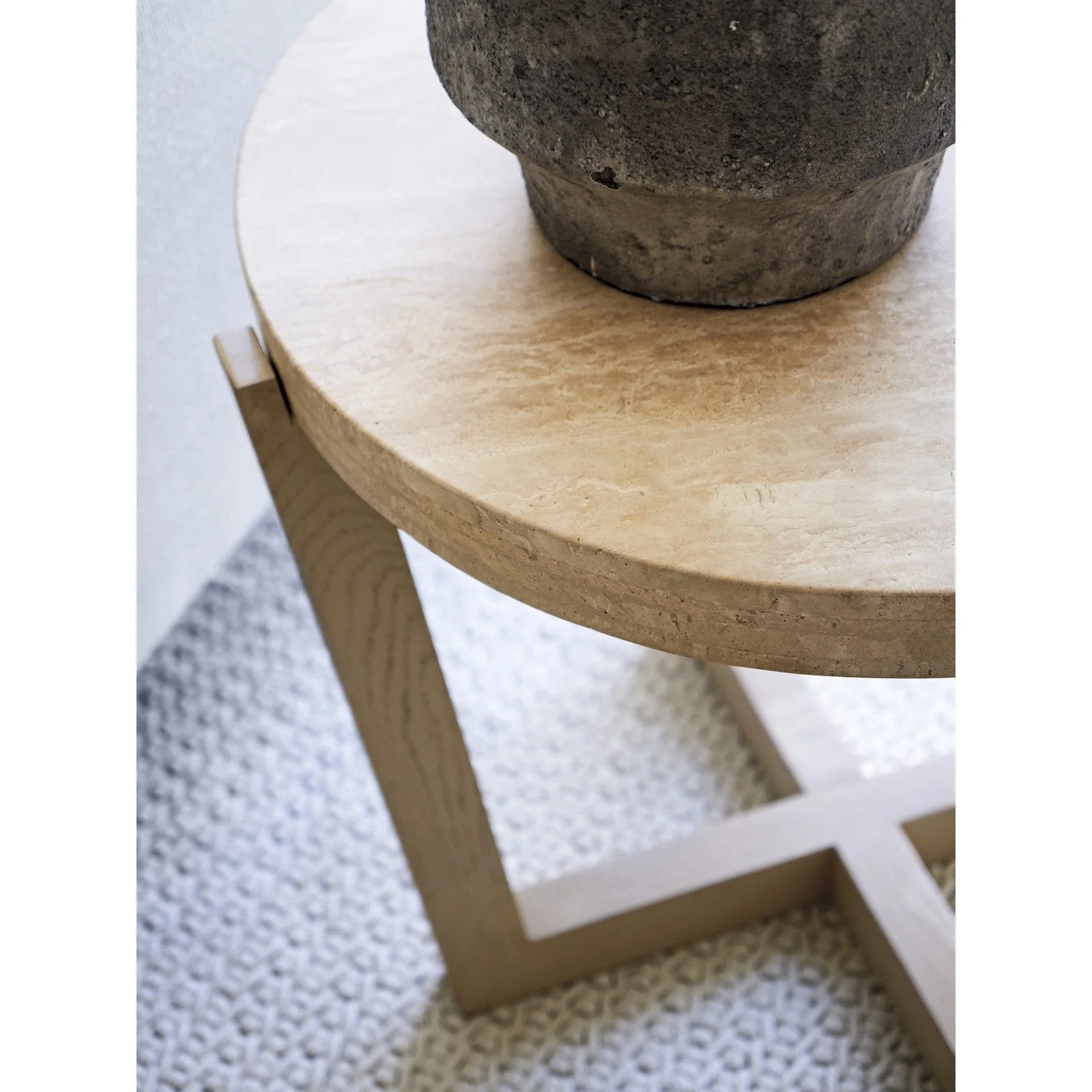 Tommy Bahama Home Sunset Key Shasta Round Lamp Table - Image 3