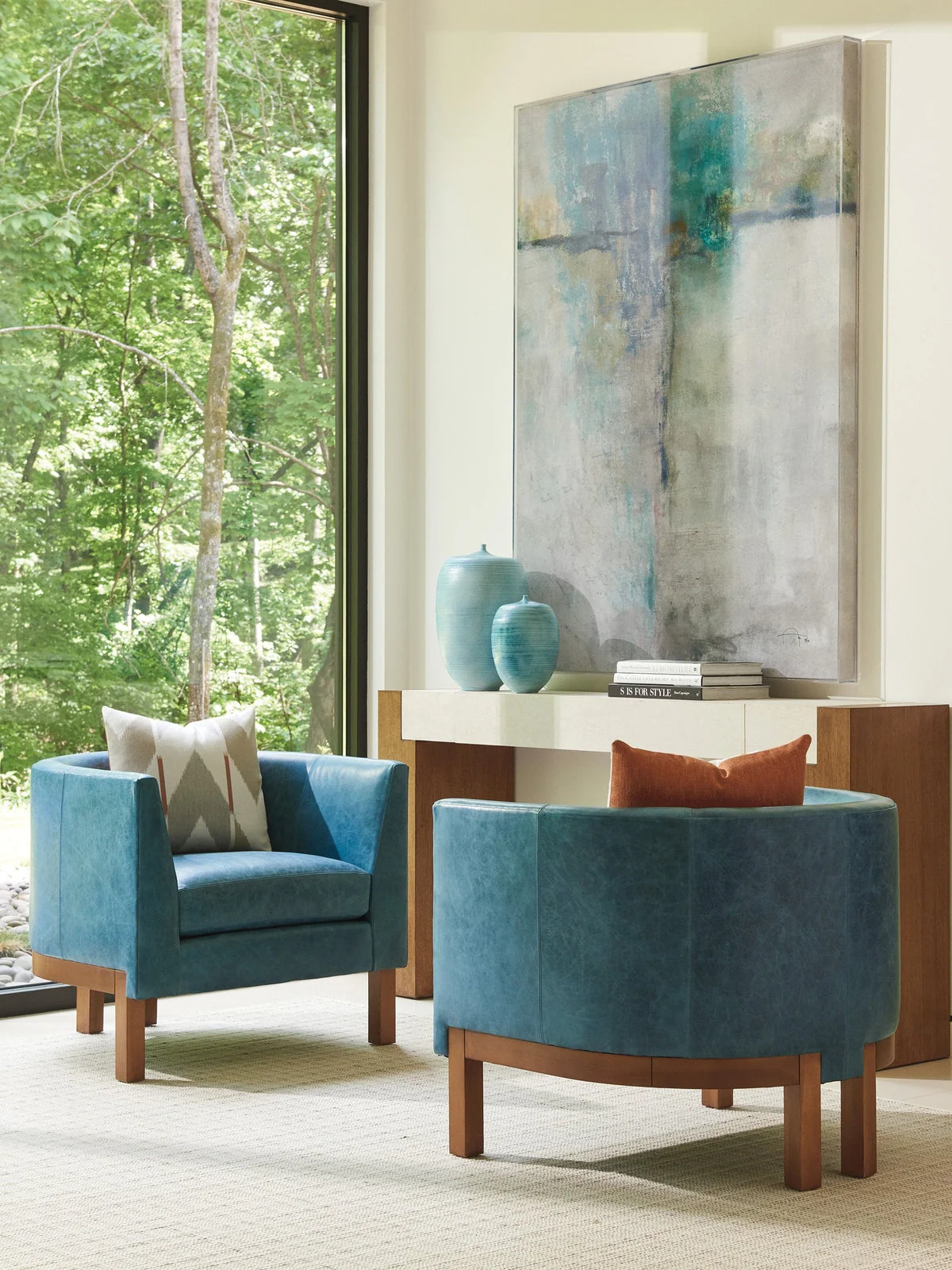 Tommy Bahama Home Upholstery Palm Desert Sonata Leather Chair - Image 3