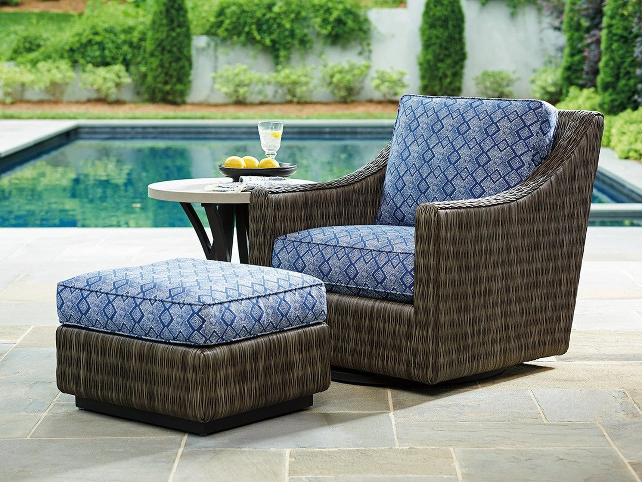 Tommy Bahama Outdoor Cypress Point Ocean Terrace Swivel Glider Lounge Chair - Image 3