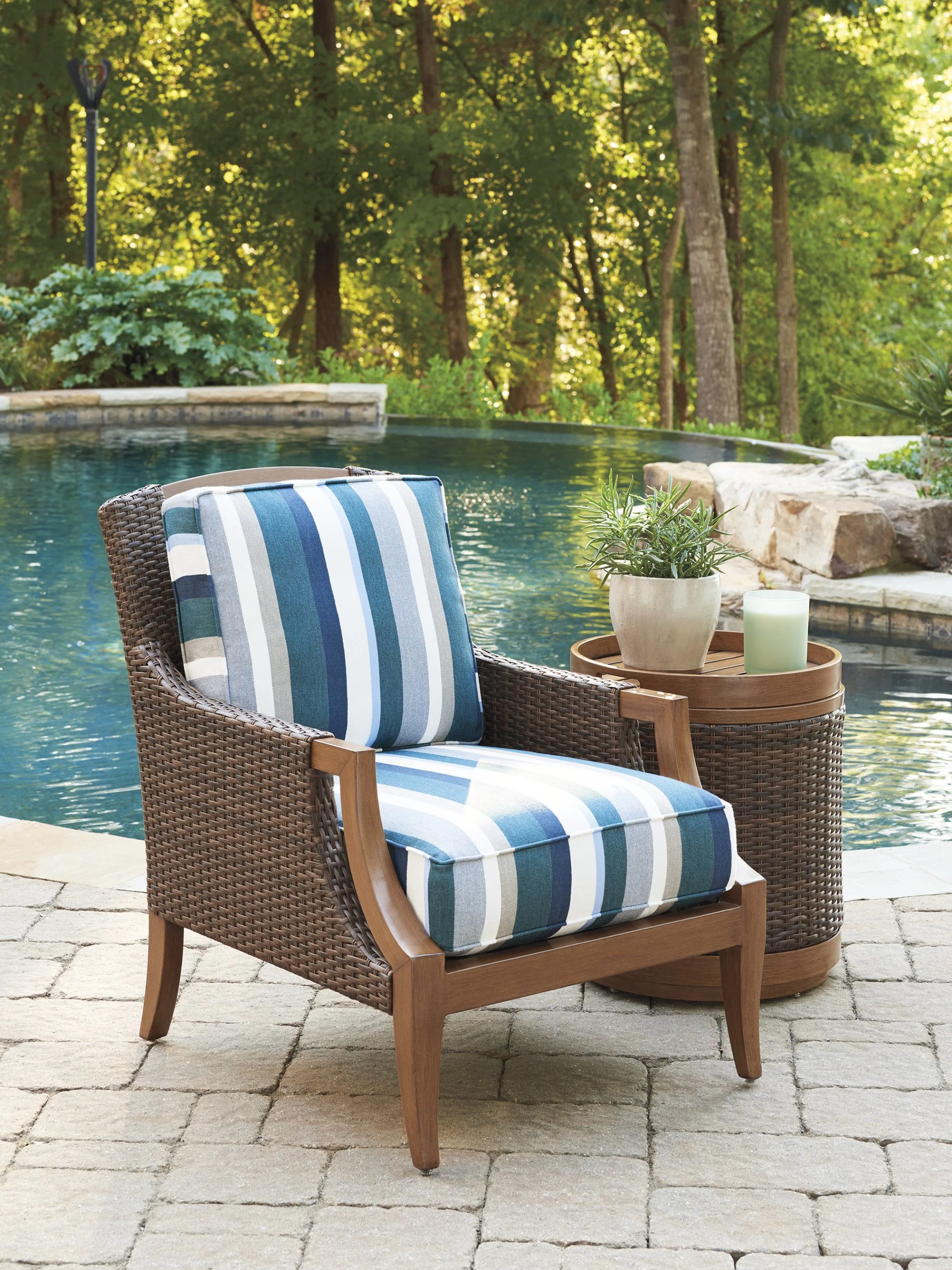 Tommy Bahama Outdoor Harbor Isle Lounge Chair - Image 2