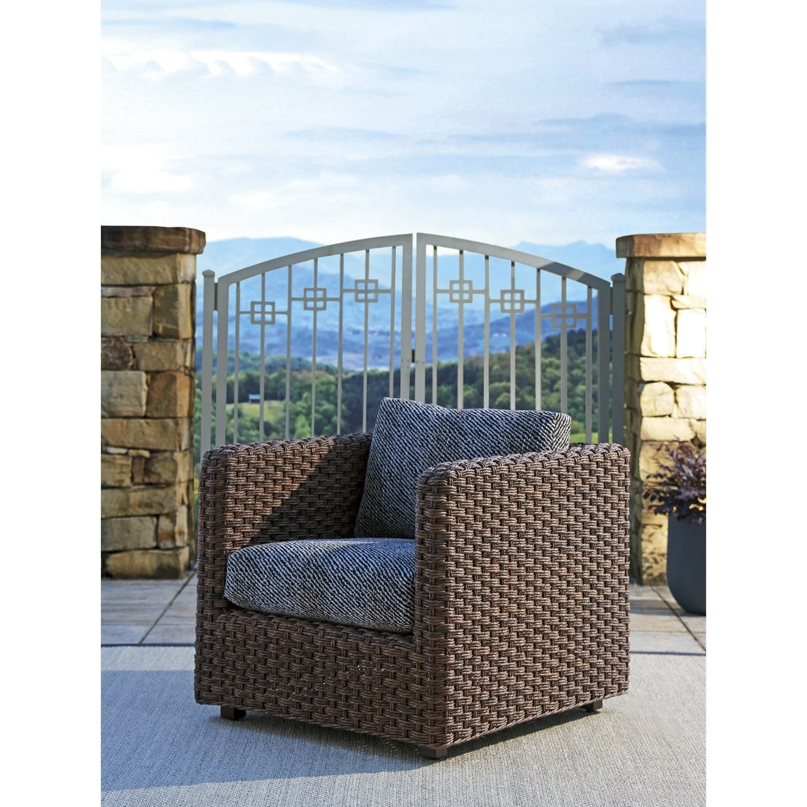 Tommy Bahama Outdoor Kilimanjaro Lounge Chair - Image 2