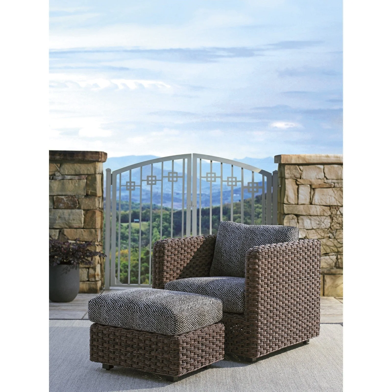 Tommy Bahama Outdoor Kilimanjaro Ottoman - Image 2