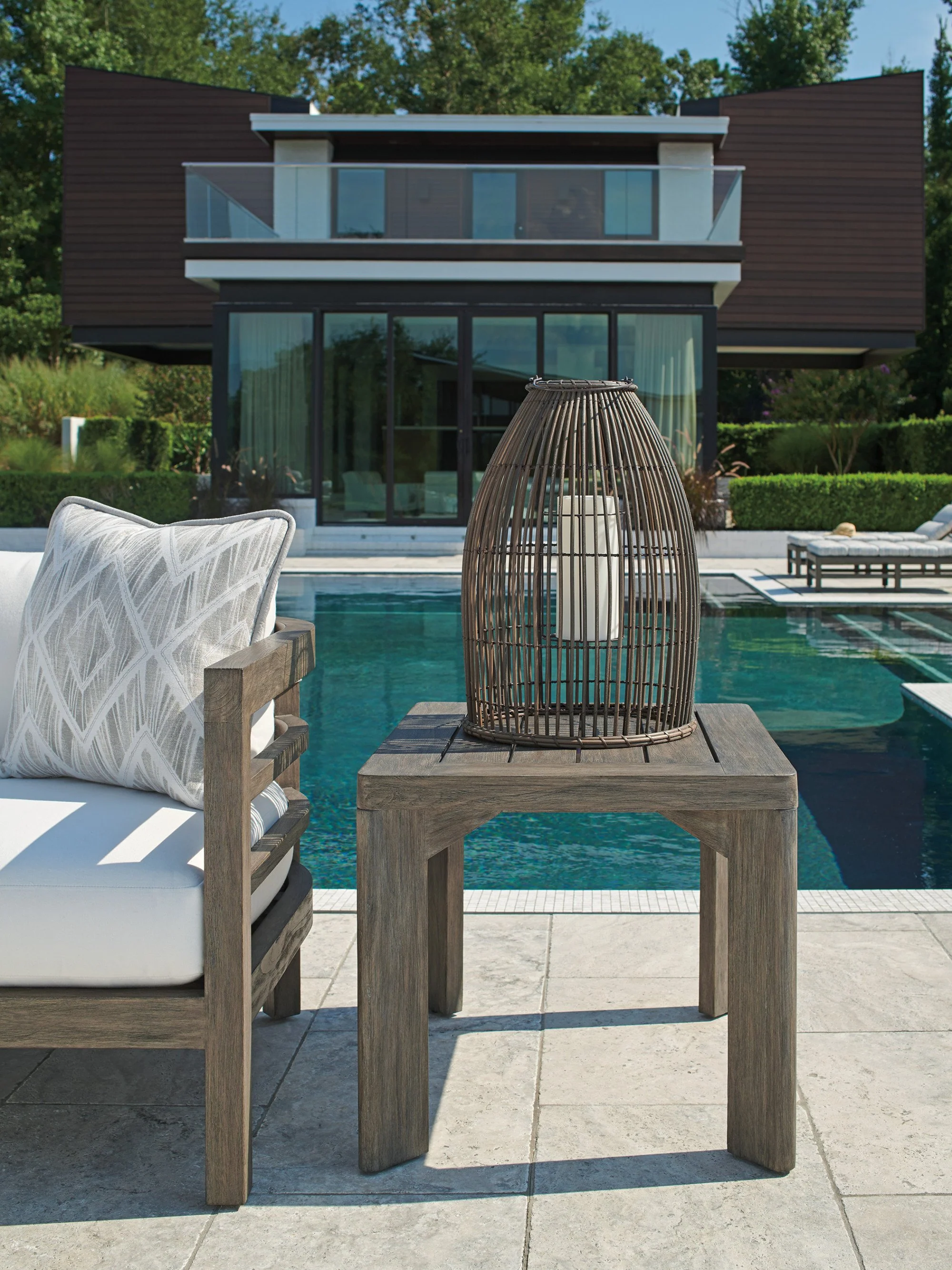 Tommy Bahama Outdoor La Jolla End Table - Image 3