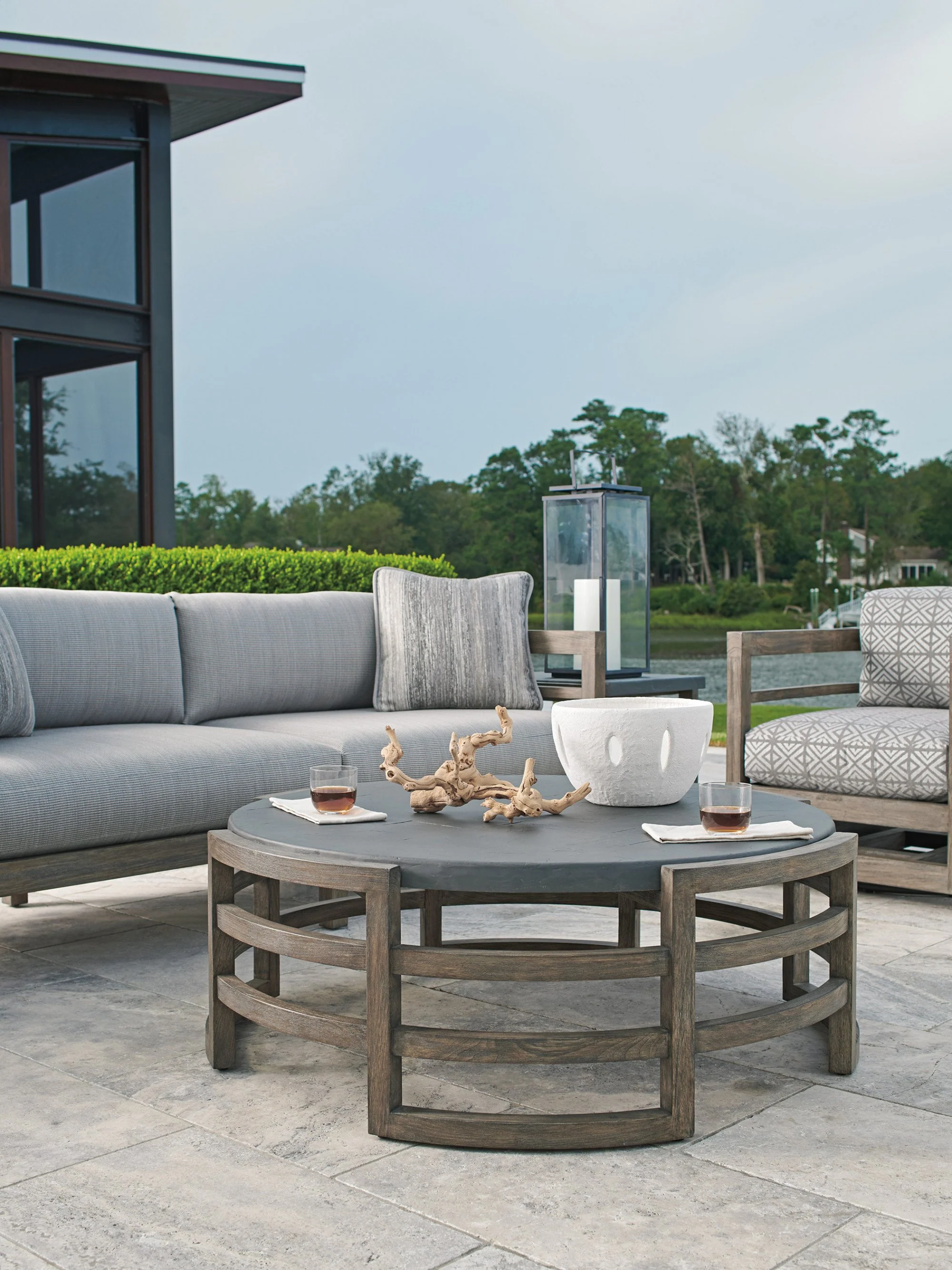 Tommy Bahama Outdoor La Jolla Round Cocktail Table - Image 2