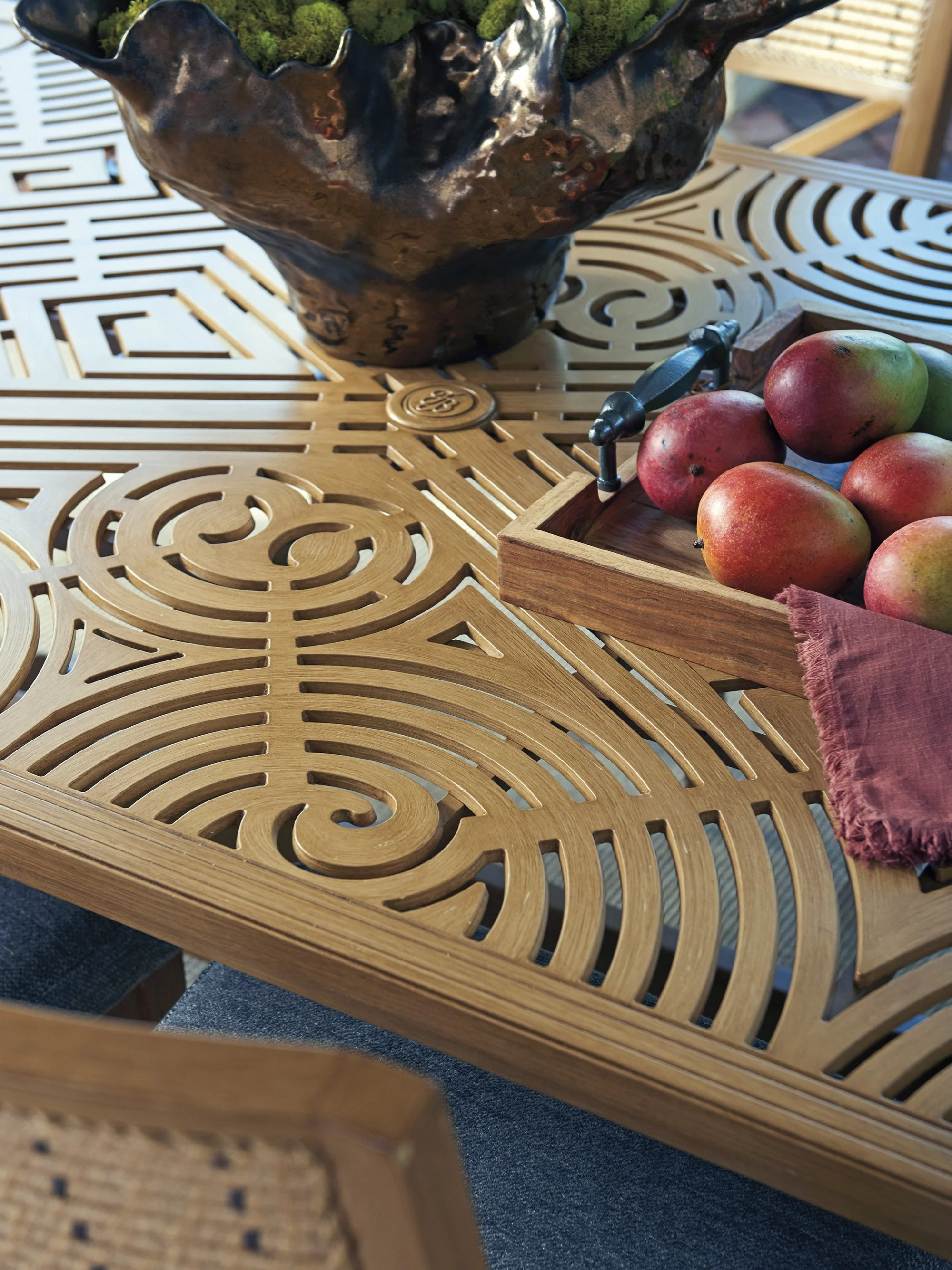 Tommy Bahama Outdoor Los Altos Valley View Rectangular Dining Table - Image 3