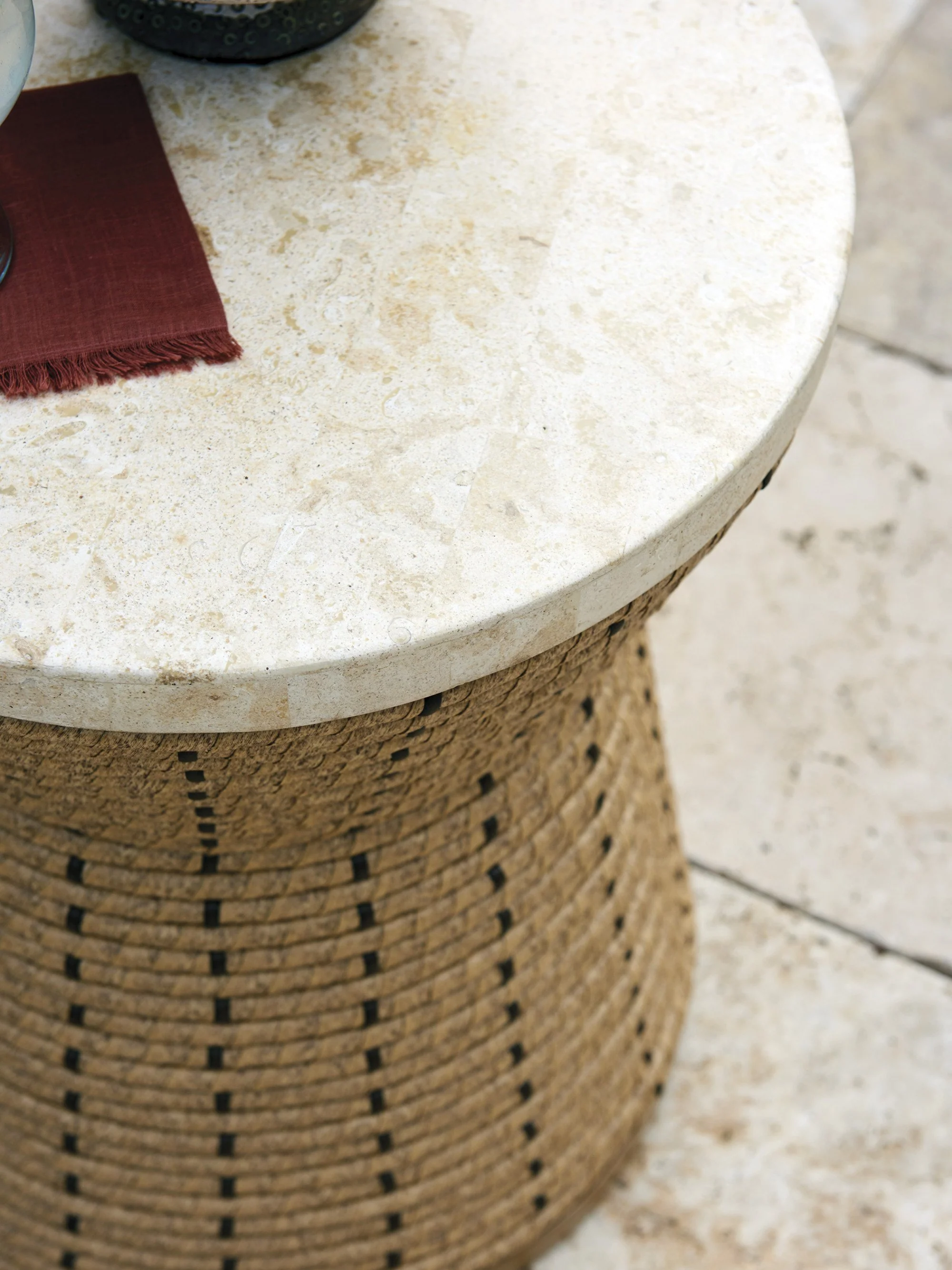 Tommy Bahama Outdoor Los Altos Valley View Round Side Table - Image 3