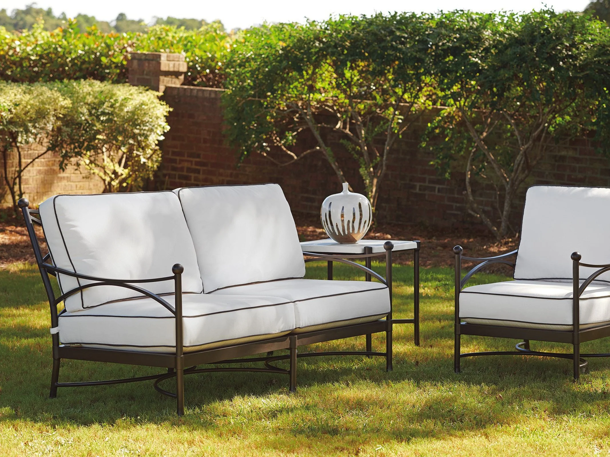 Tommy Bahama Outdoor Pavlova Loveseat 3911 - Image 3