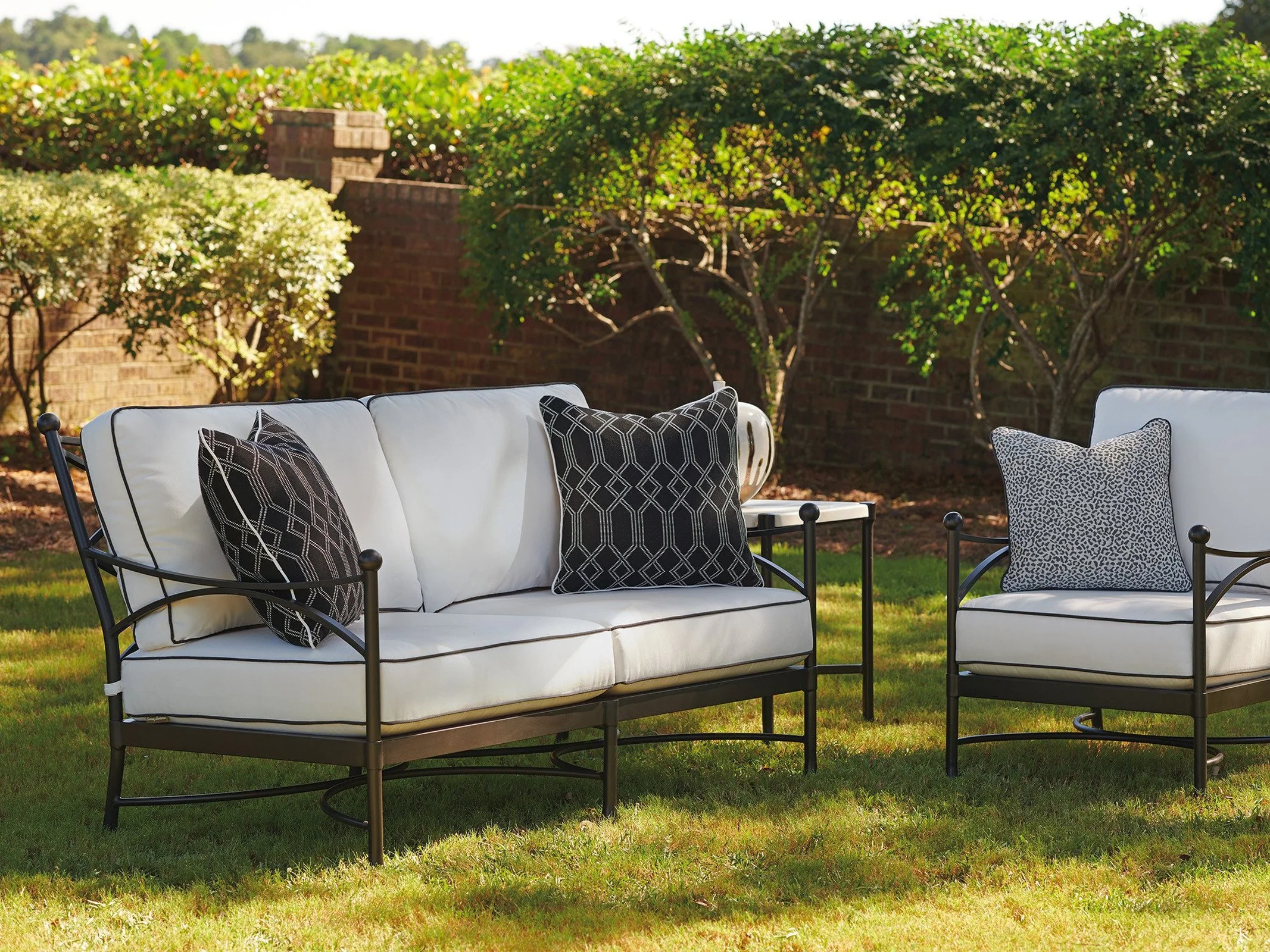 Tommy Bahama Outdoor Pavlova Loveseat 3911 - Image 4