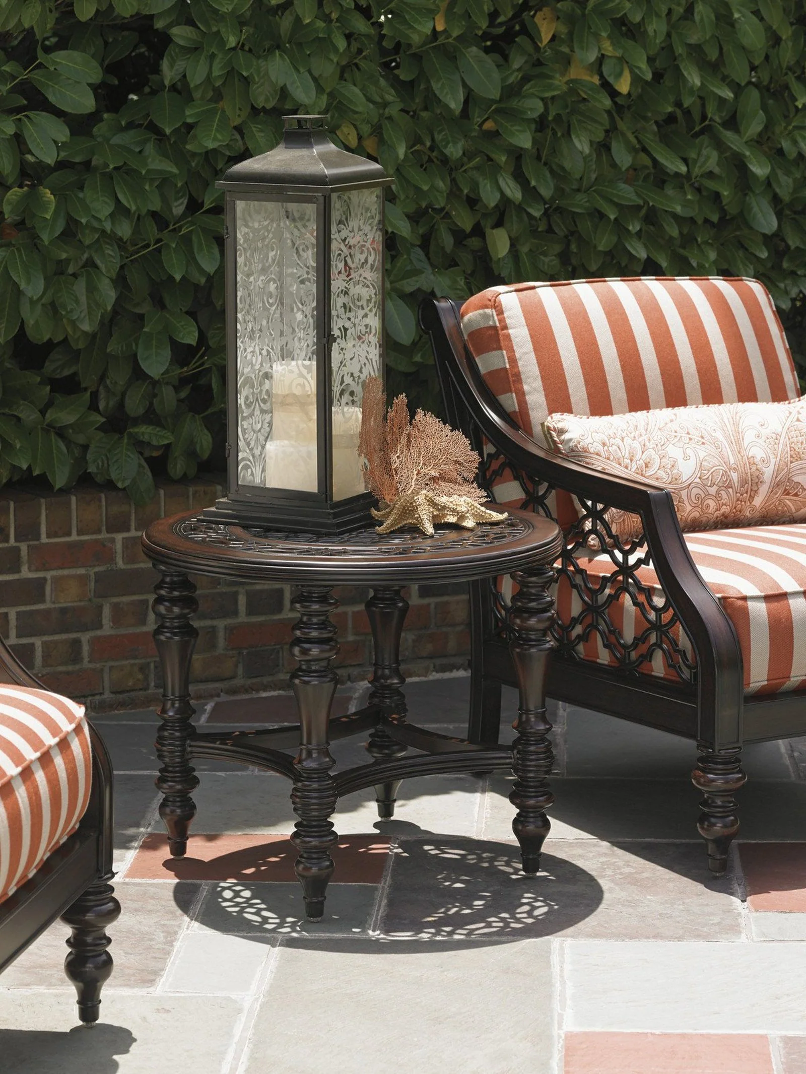 Tommy Bahama Outdoor Royal Kahala Black Sands Round End Table - Image 2