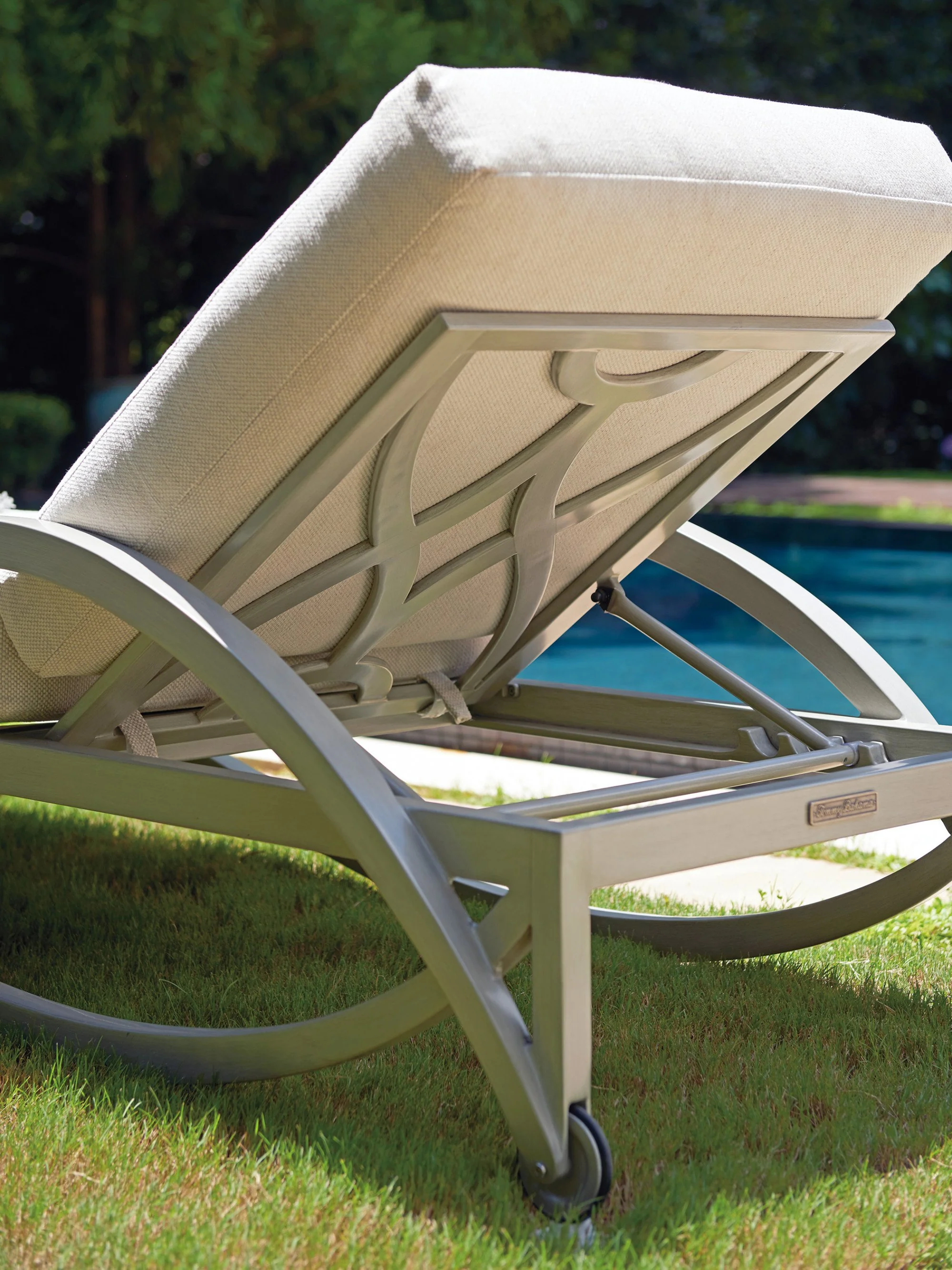 Tommy Bahama Outdoor Silver Sands Chaise - Image 4