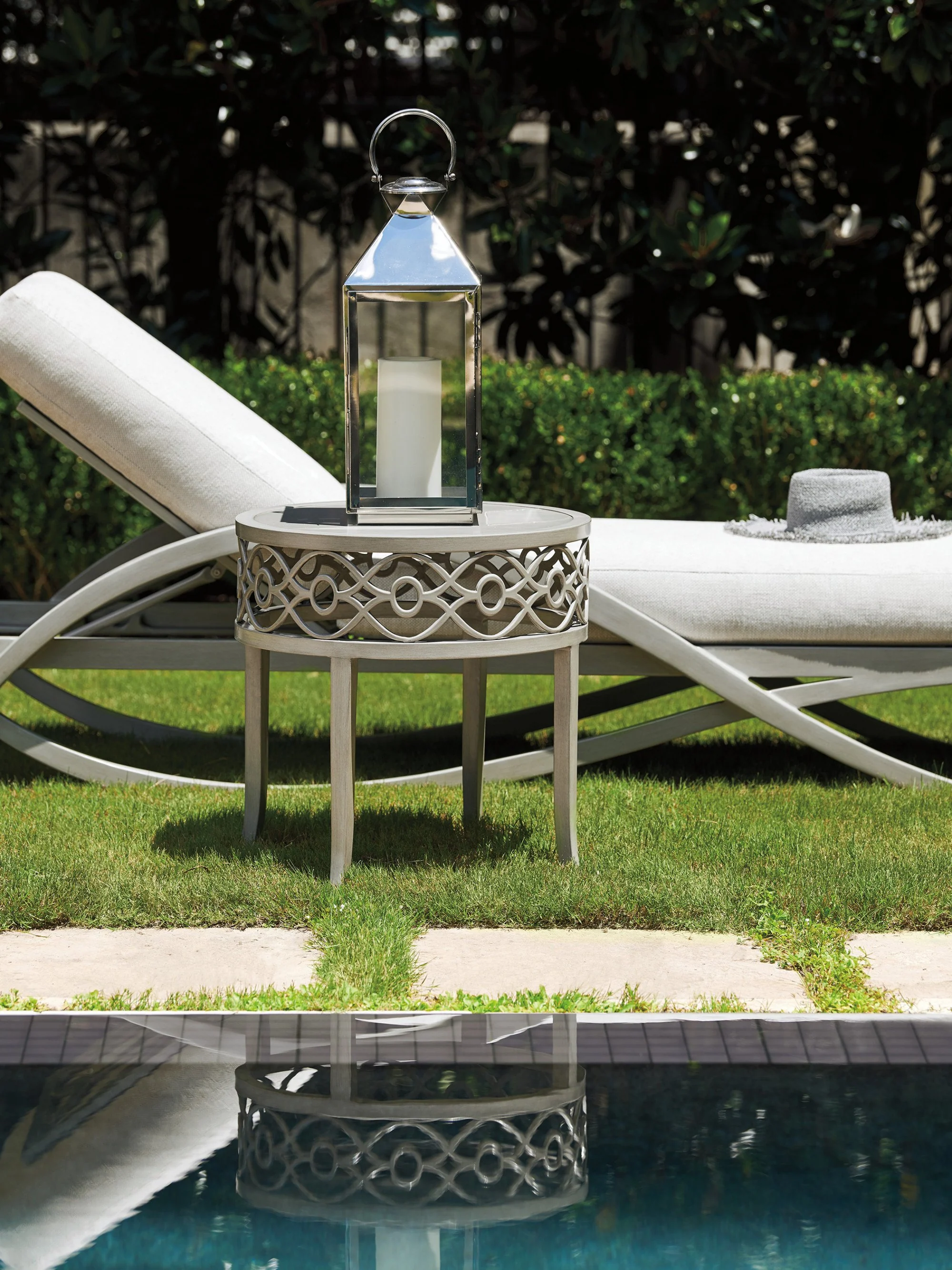 Tommy Bahama Outdoor Silver Sands End Table - Image 6