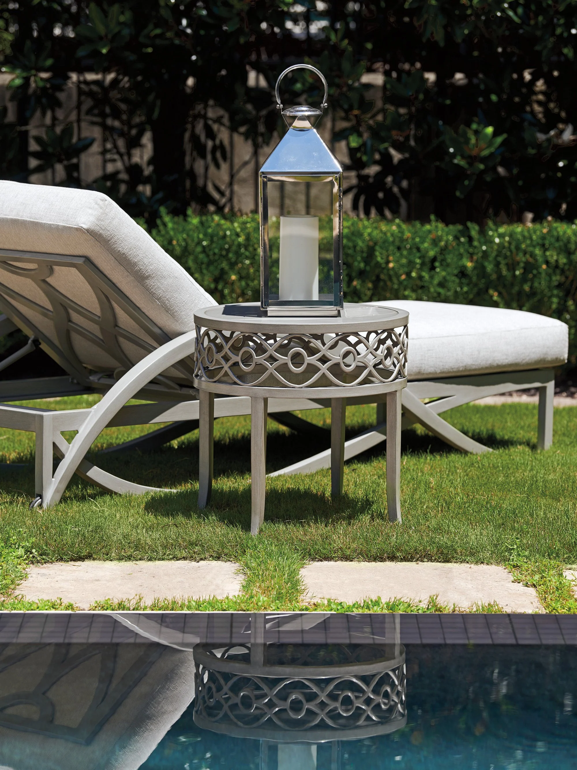 Tommy Bahama Outdoor Silver Sands End Table - Image 7