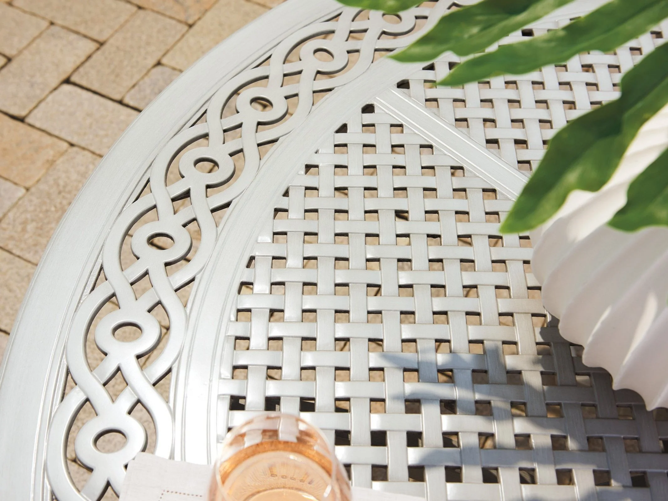 Tommy Bahama Outdoor Silver Sands Round Dining Table - Image 3