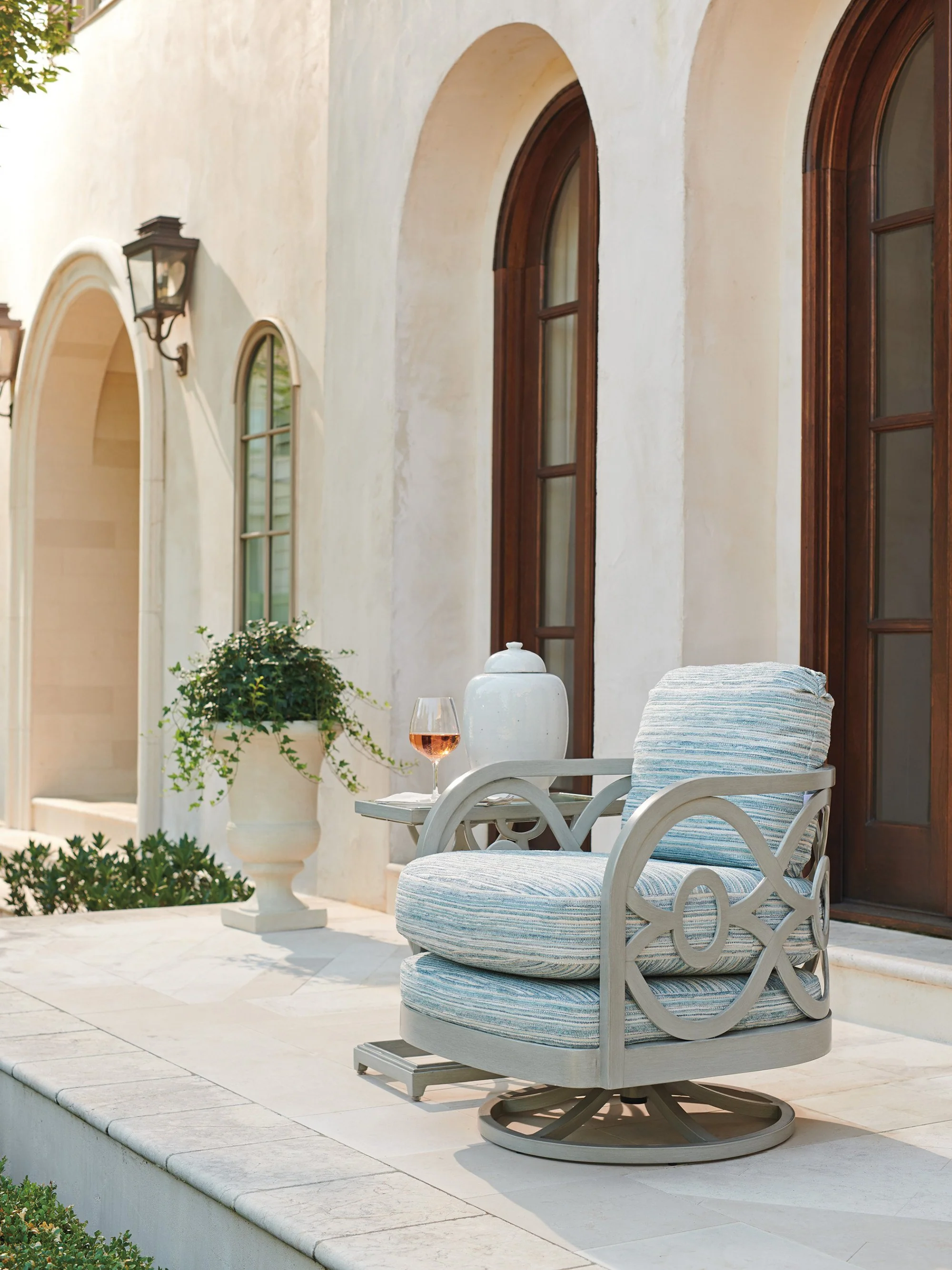 Tommy Bahama Outdoor Silver Sands Swivel Lounge Chair - Image 3