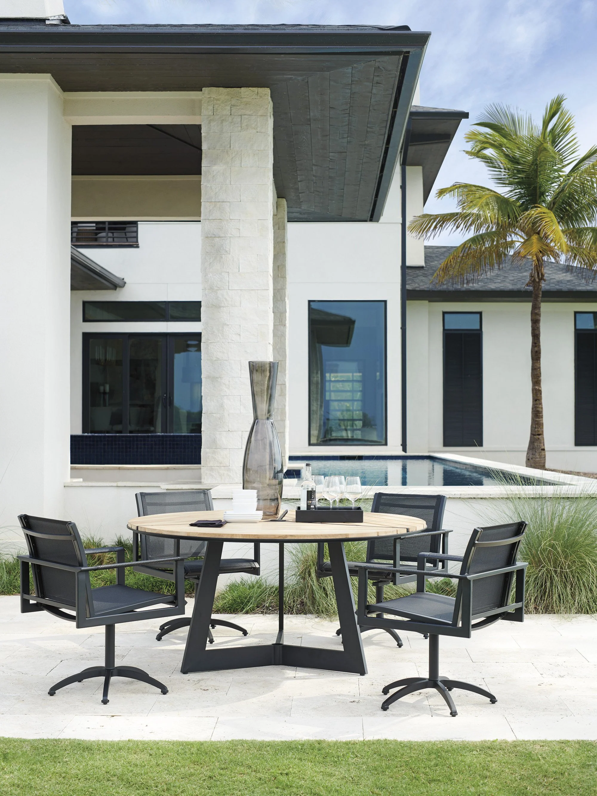 Tommy Bahama Outdoor South Beach Round Dining Table - Image 3
