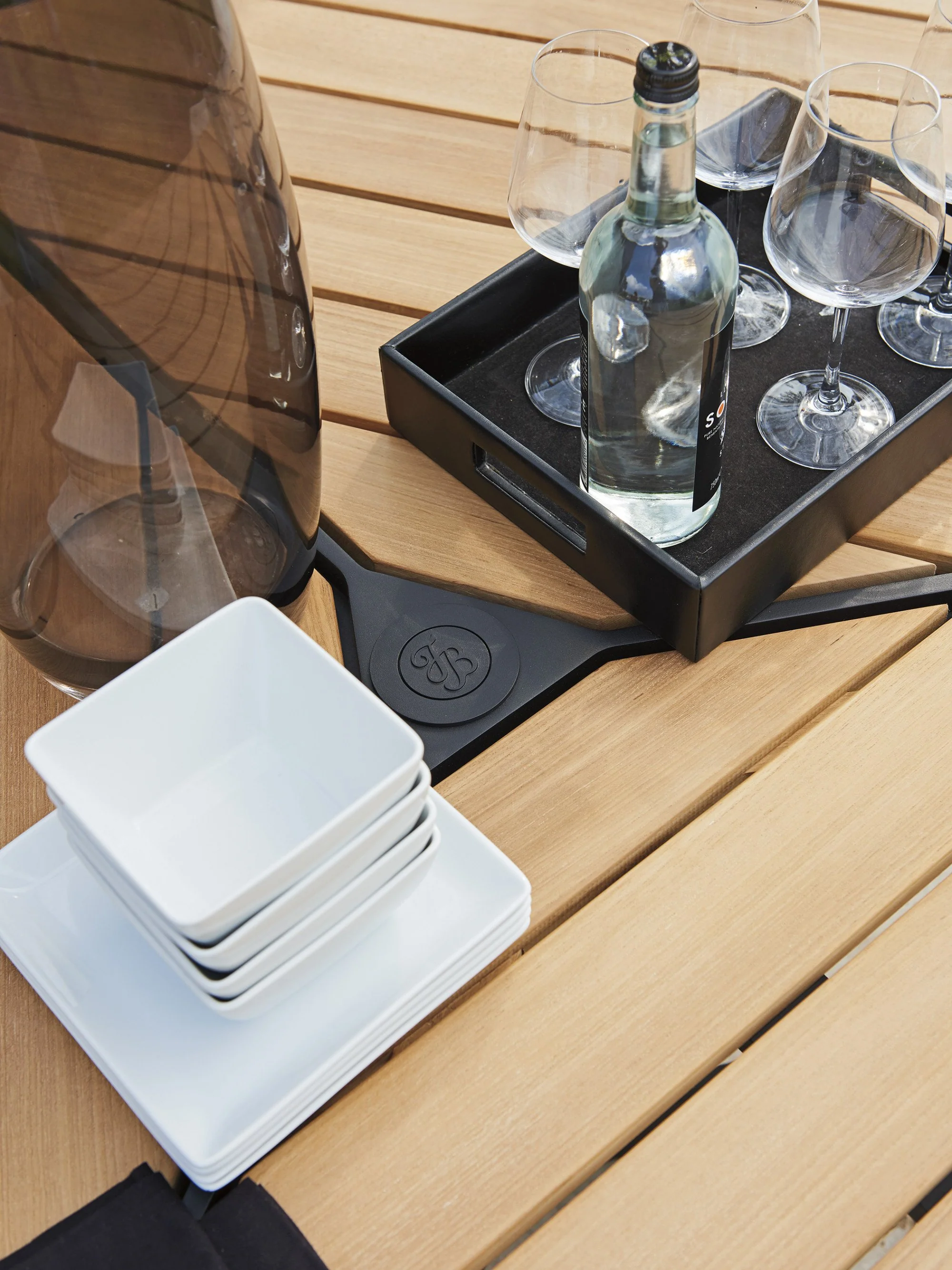 Tommy Bahama Outdoor South Beach Round Dining Table - Image 4