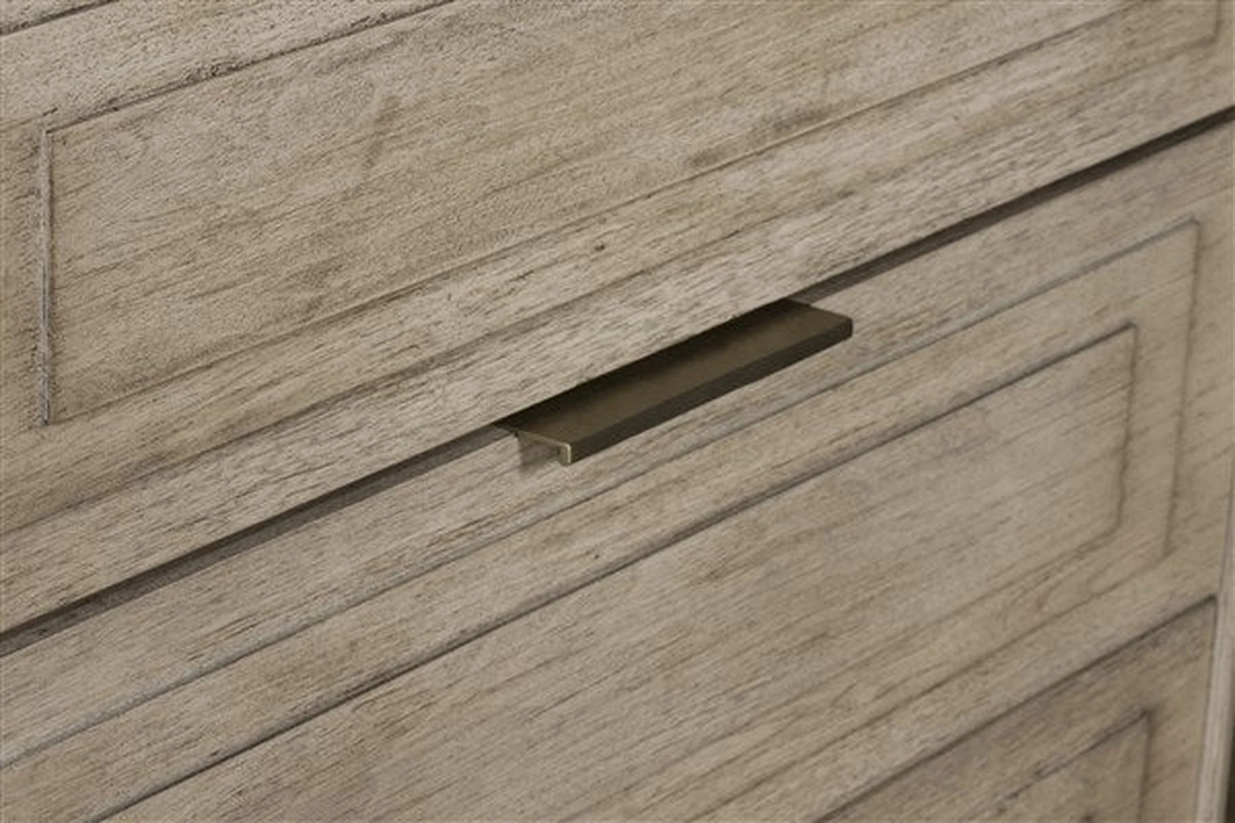Vanguard Michael Weiss Bowers 3-Drawer Chest - Image 3