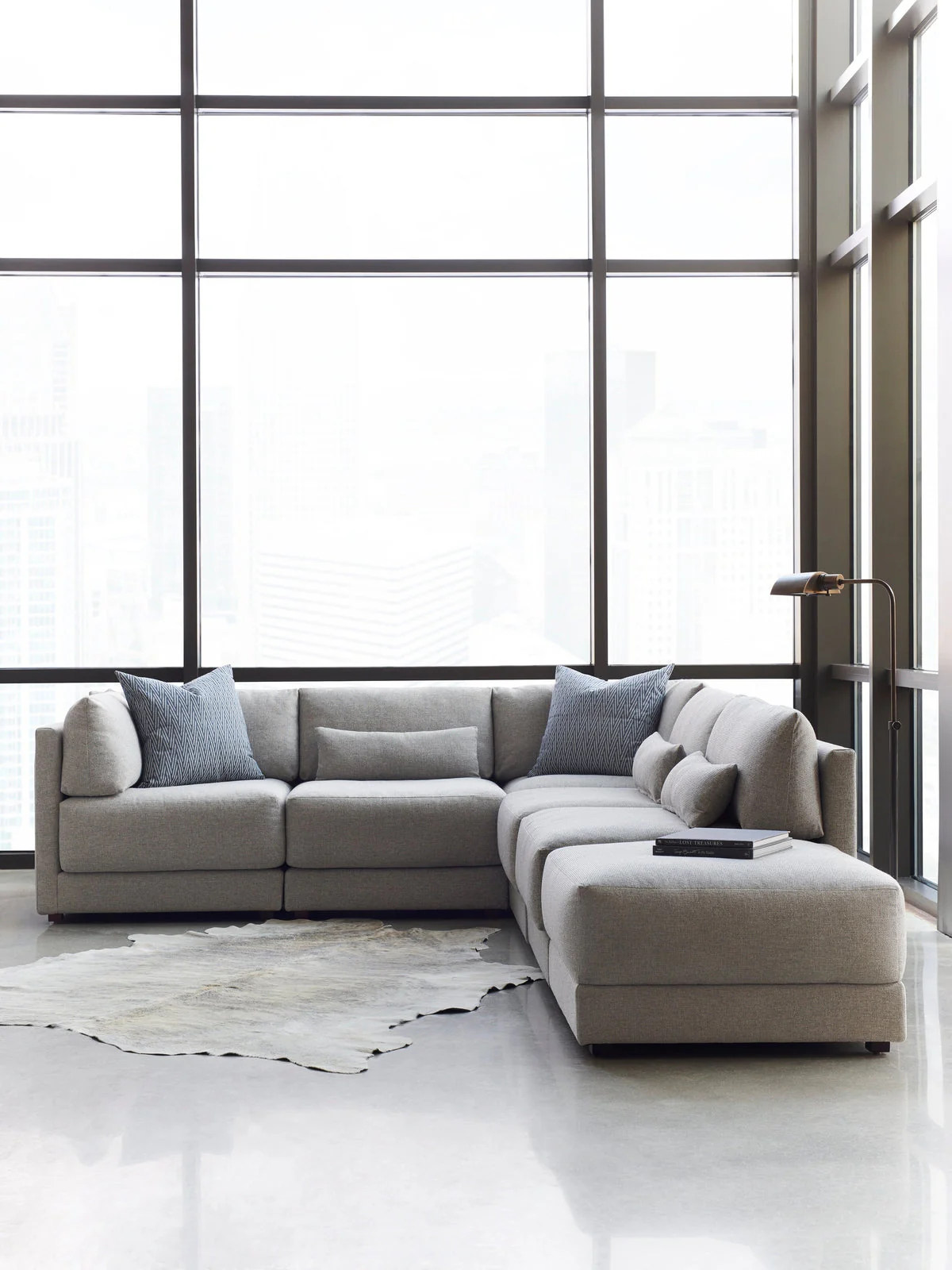 Vanguard Dove Bumper Ottoman - Image 2