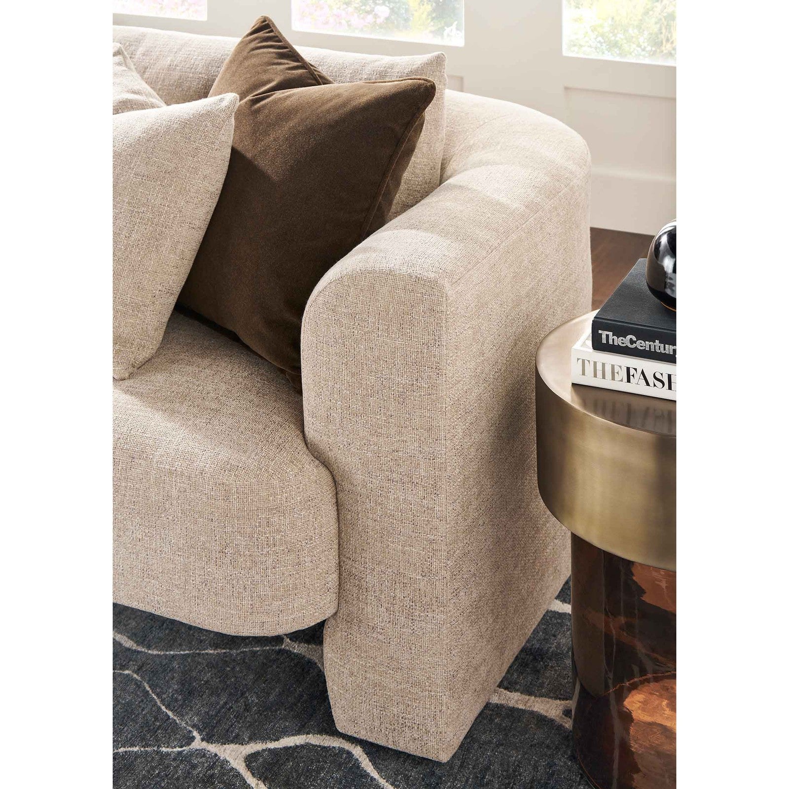 Vanguard Ease Mia Spot Table - Image 3